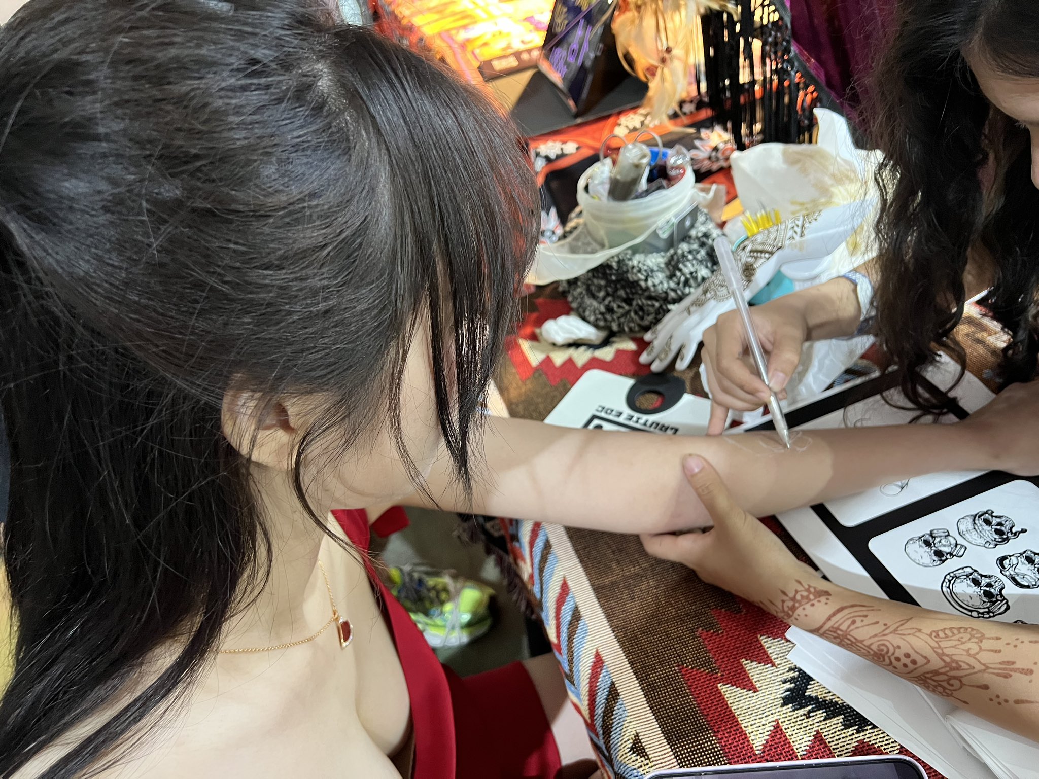 静香小姐 纹身中