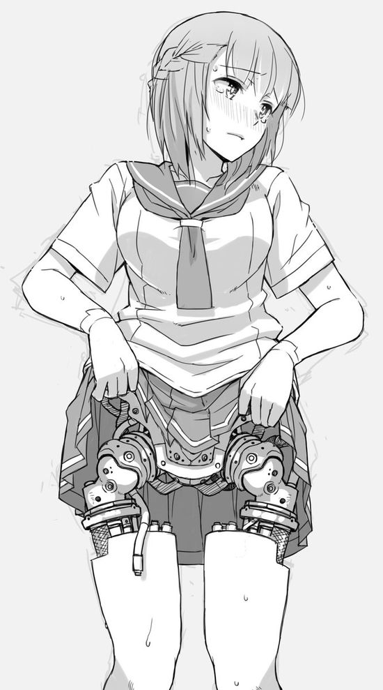 女人穿着一件领带和一件白色衬衫。