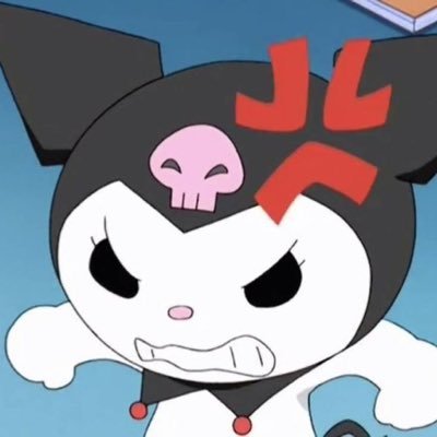 女人在桌子上使用手机。