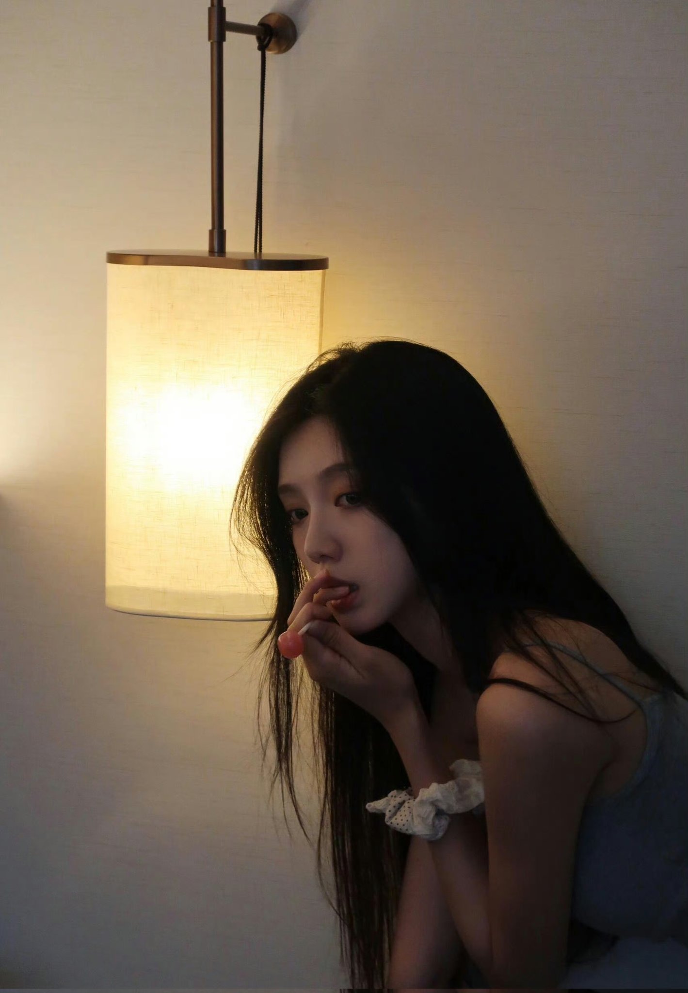 女人吃了胡萝卜。