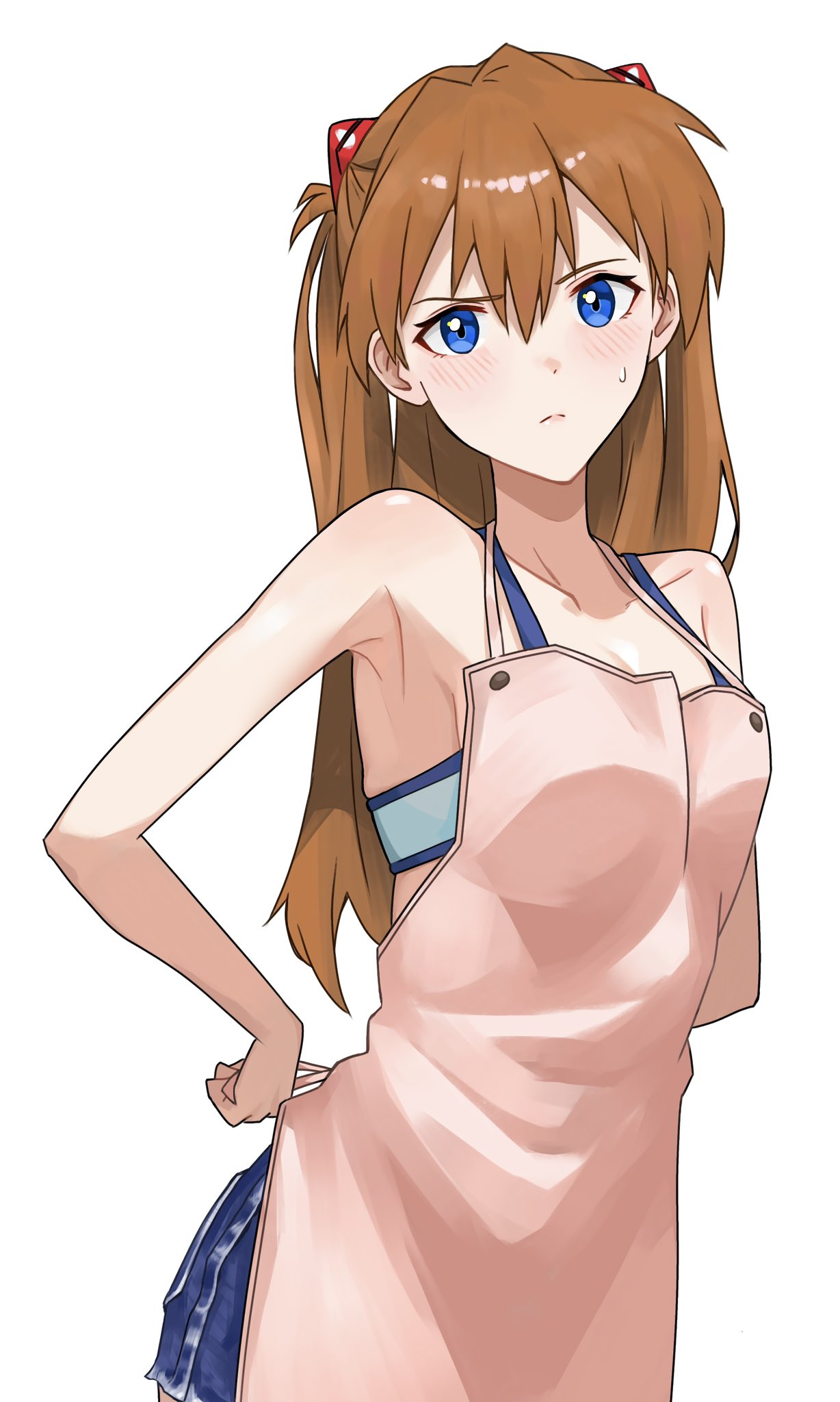 穿着粉红色衬衫和蓝色衬衫的女人。