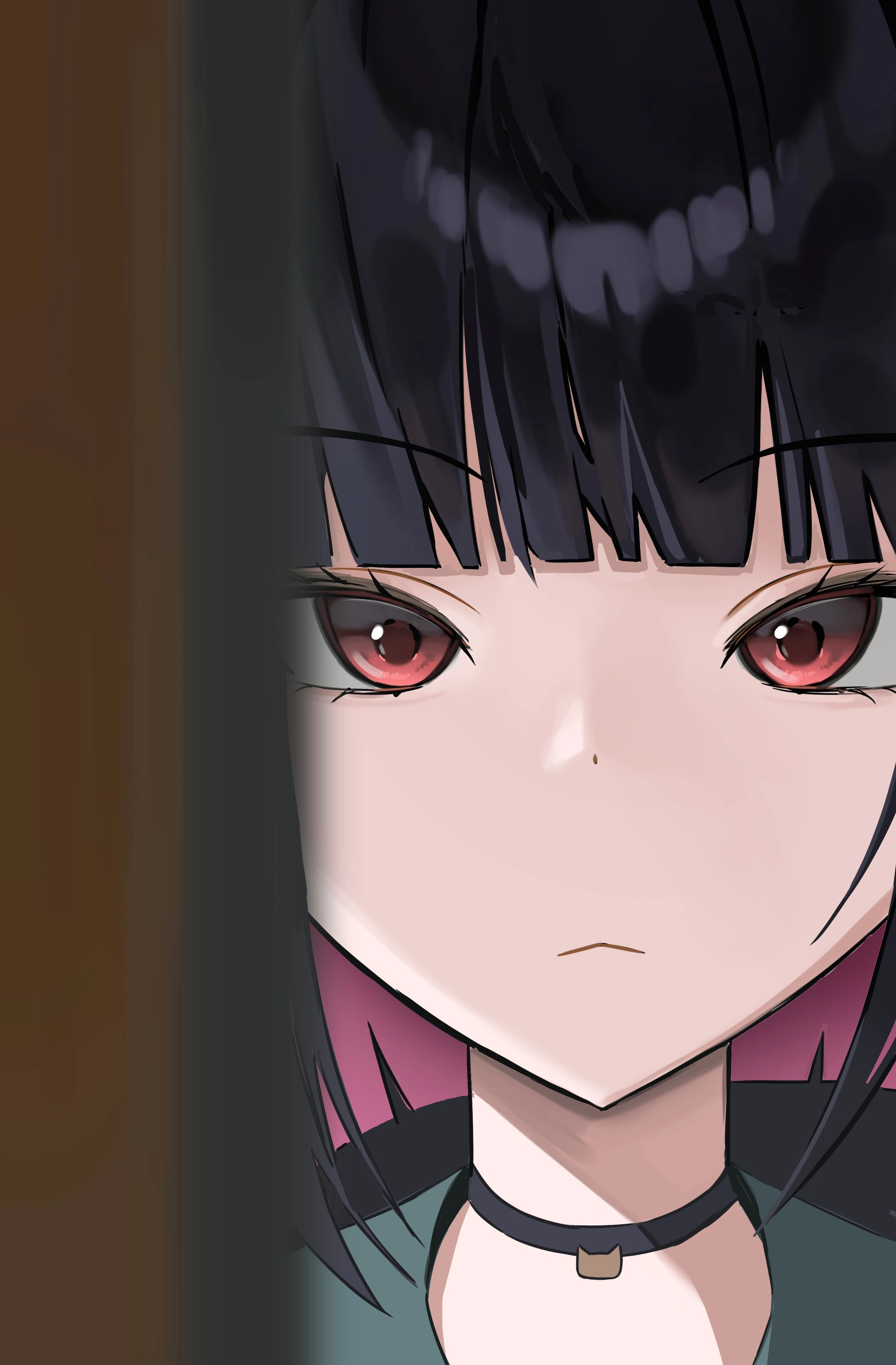 黑头发和红眼睛的女孩。