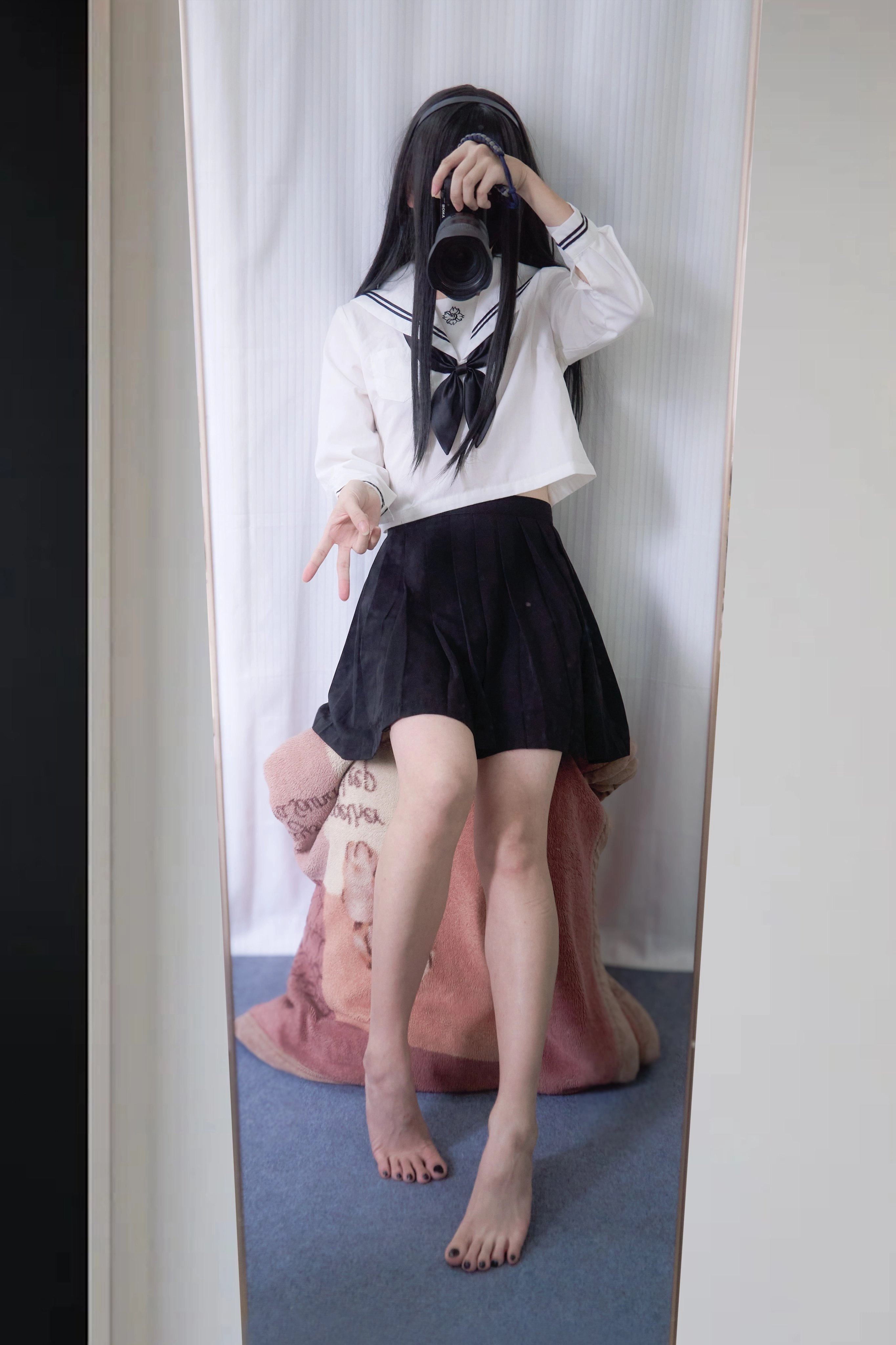 女孩为一张照片。