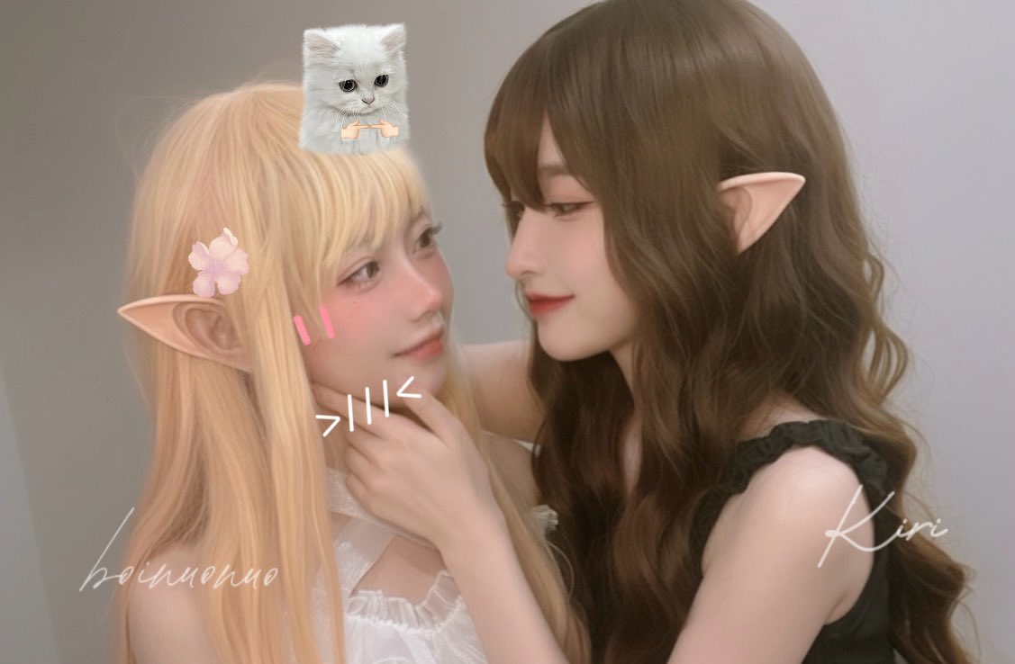 两只长长的头发和猫的耳朵。