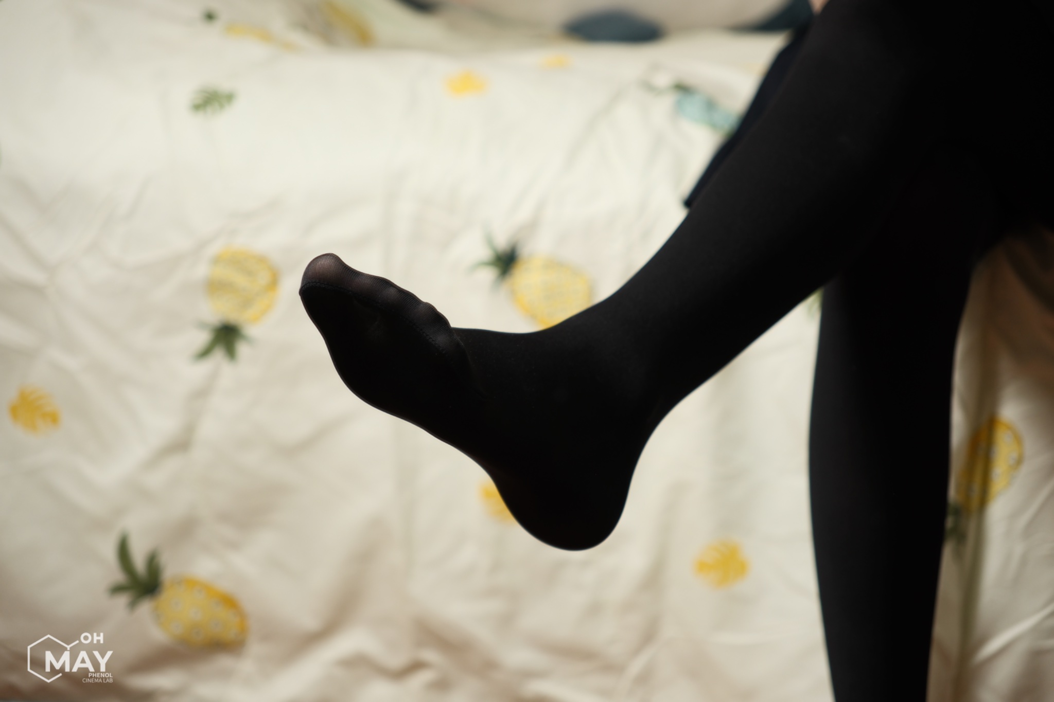 穿着黑色鞋子的女人