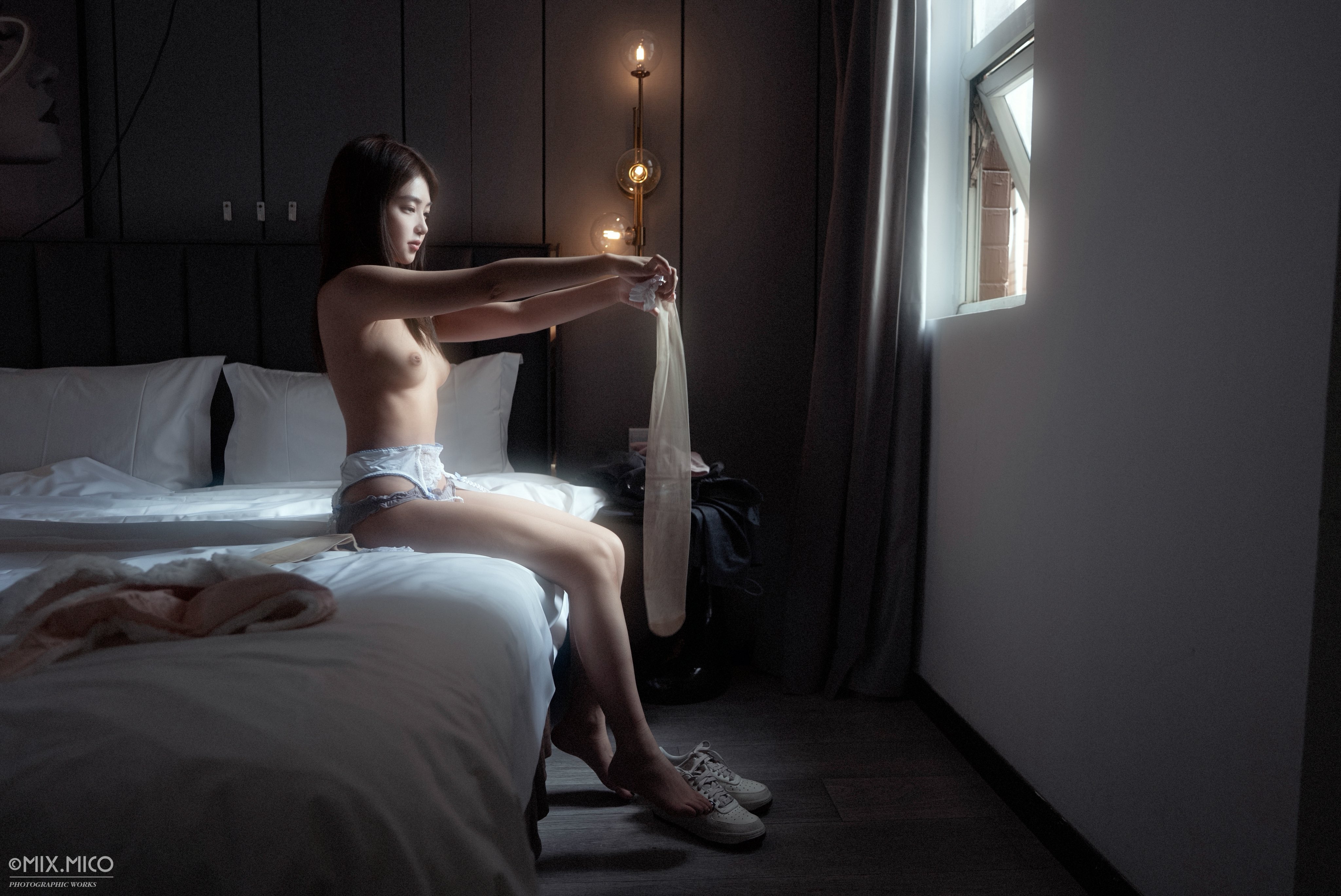 丝袜诱惑，床上戏码