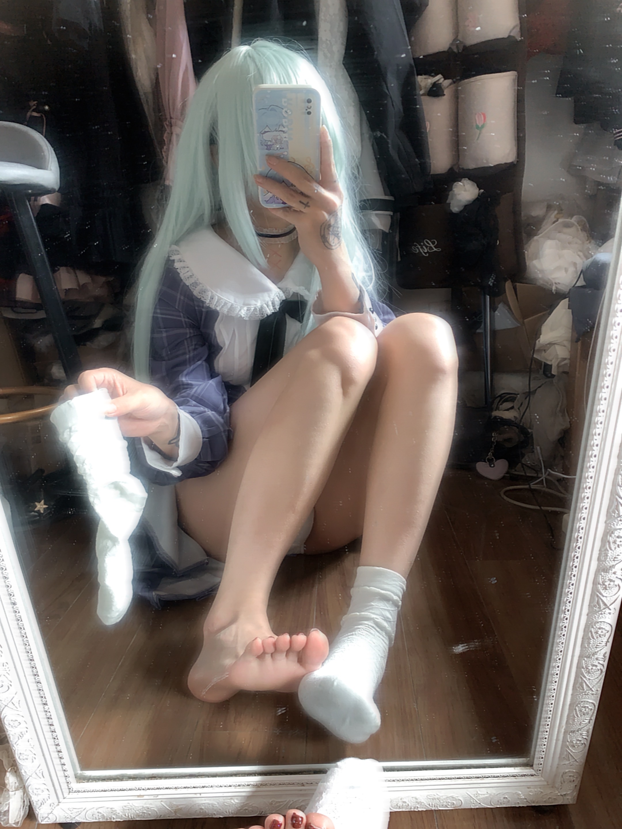 这腿长到快要出镜了