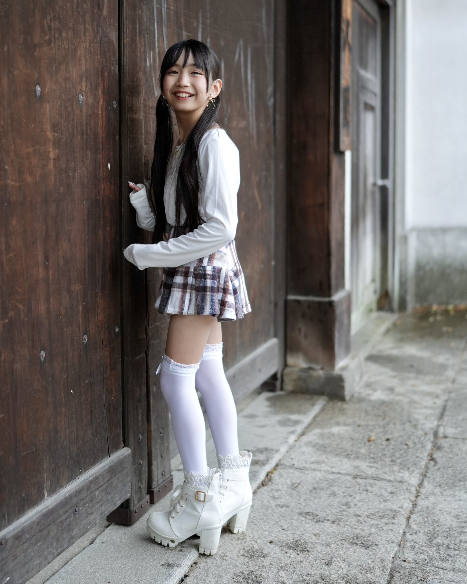 门缝里的社恐瞬间