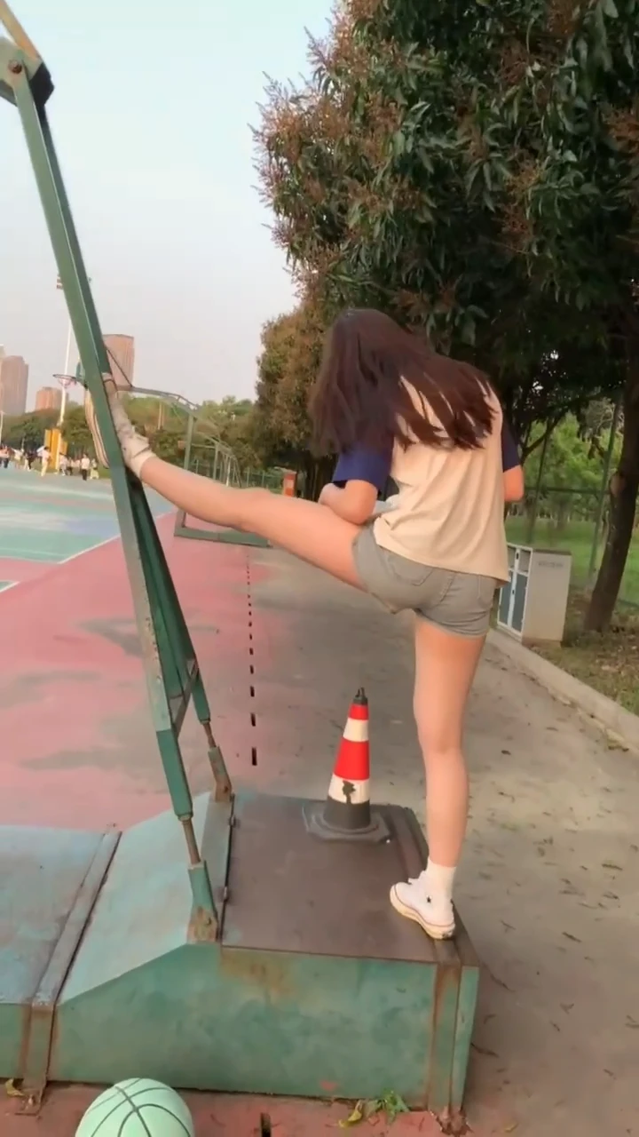 腿长惊呆路人甲