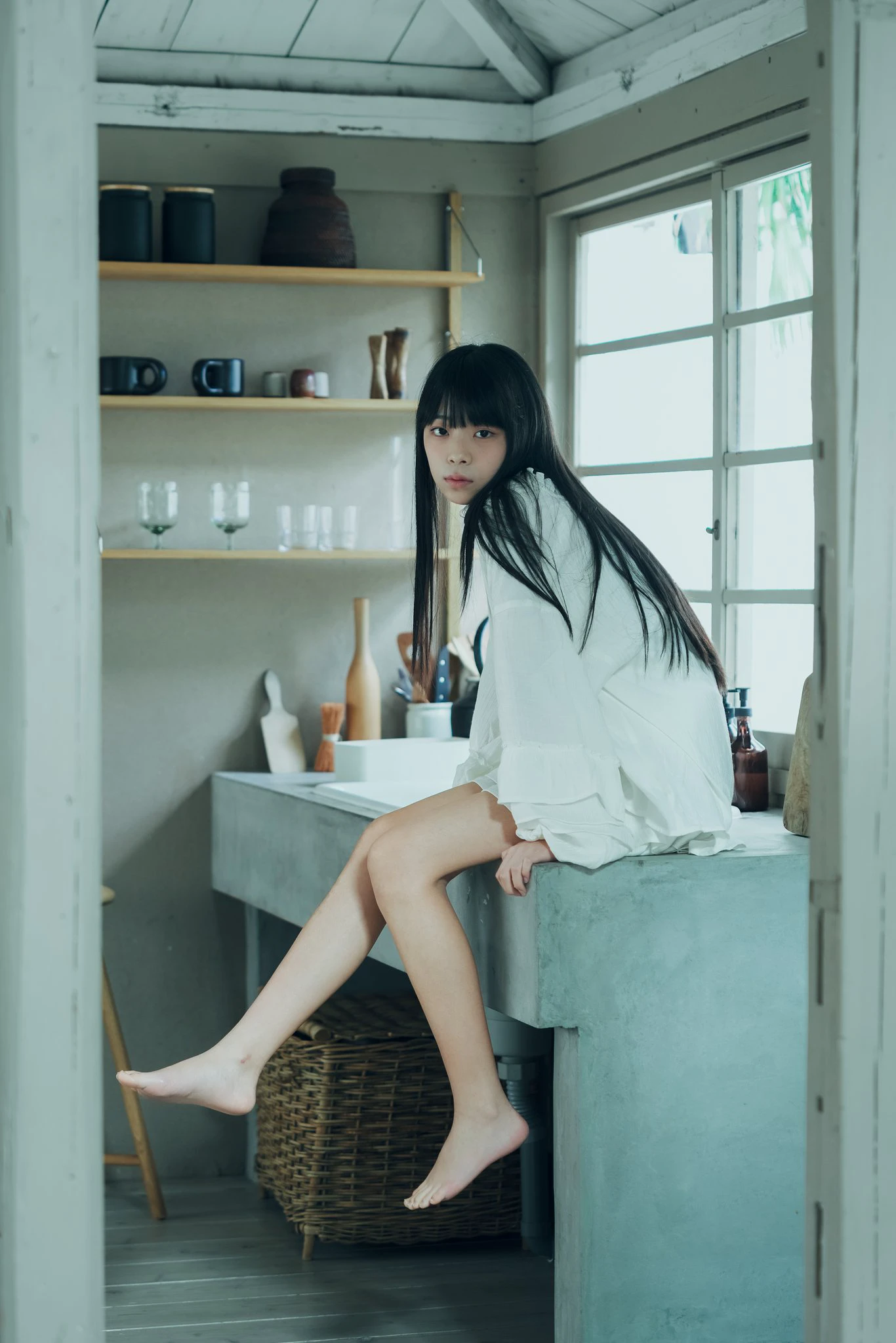 坐等饭熟的优雅小猫