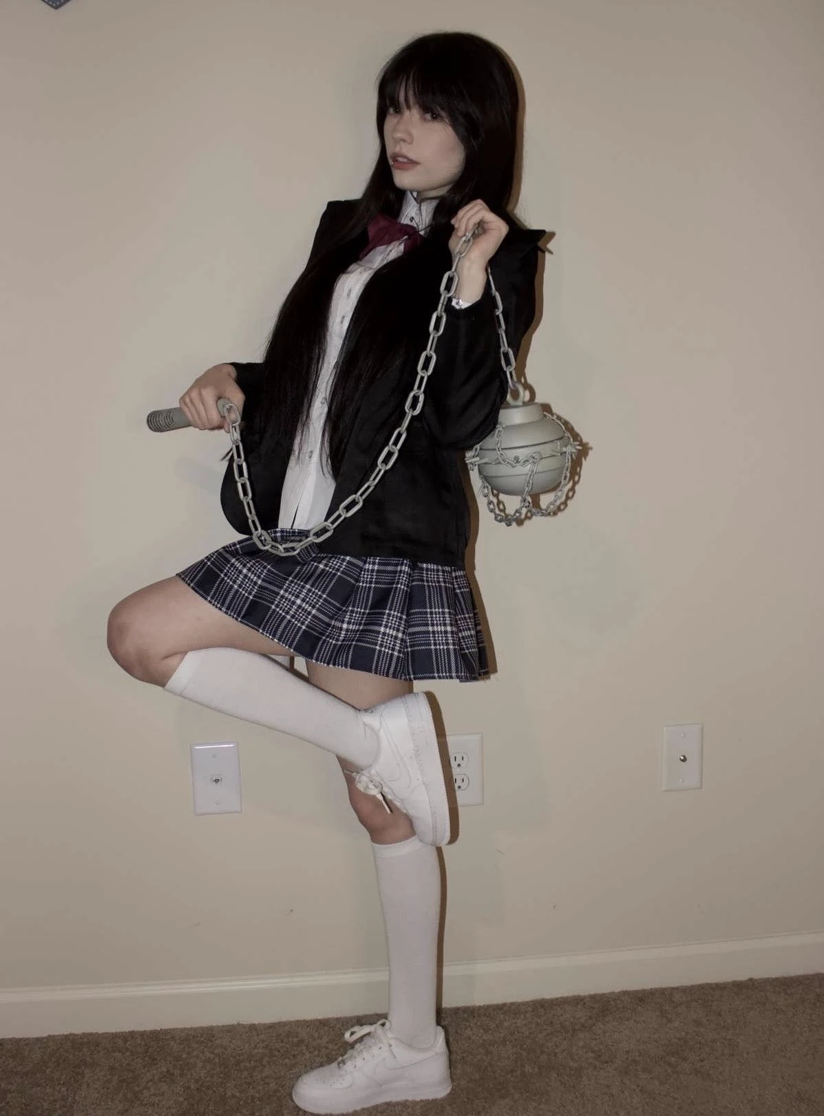 这灯怎么还拿来当武器