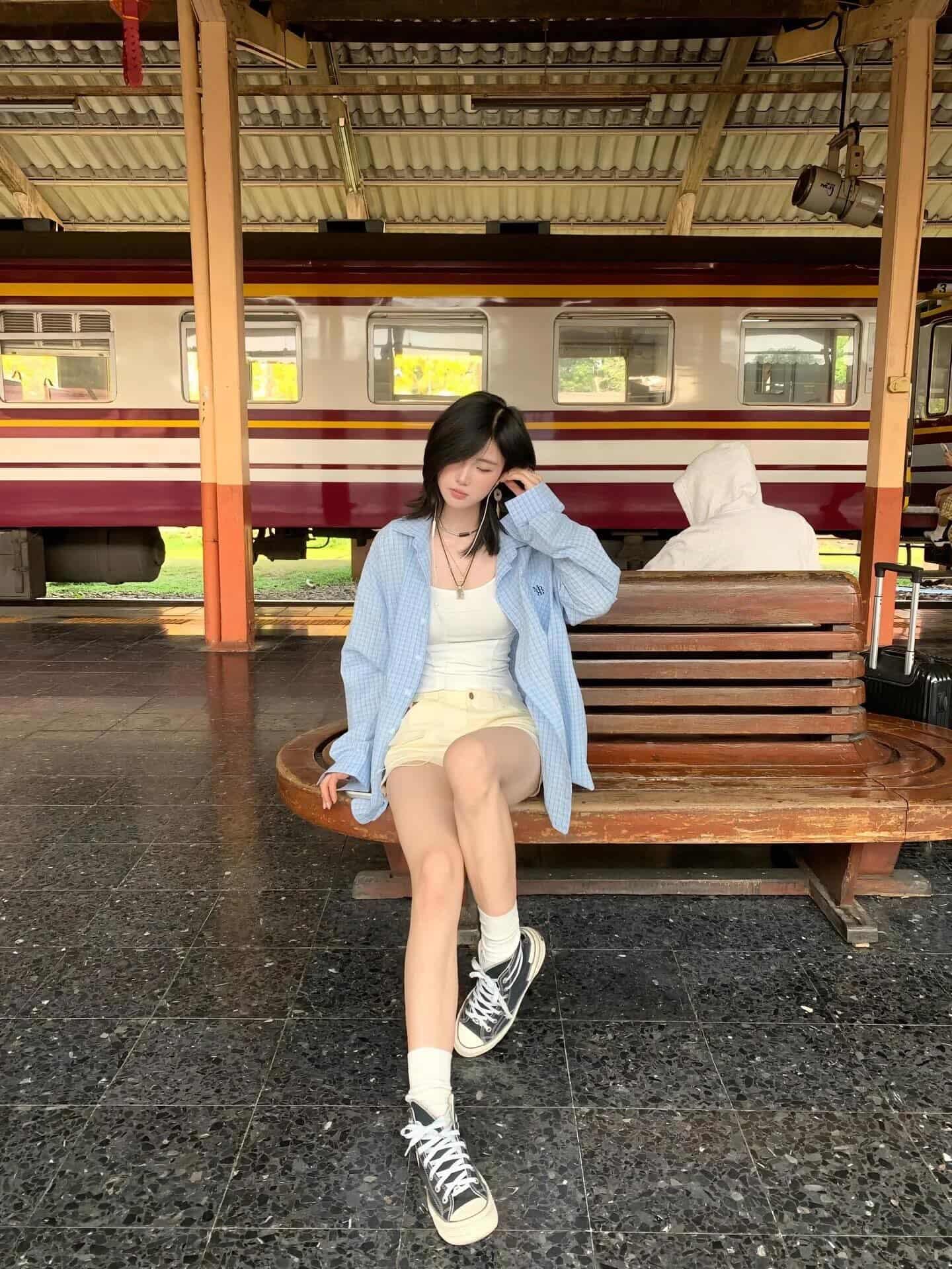 想上车请排队别挡门