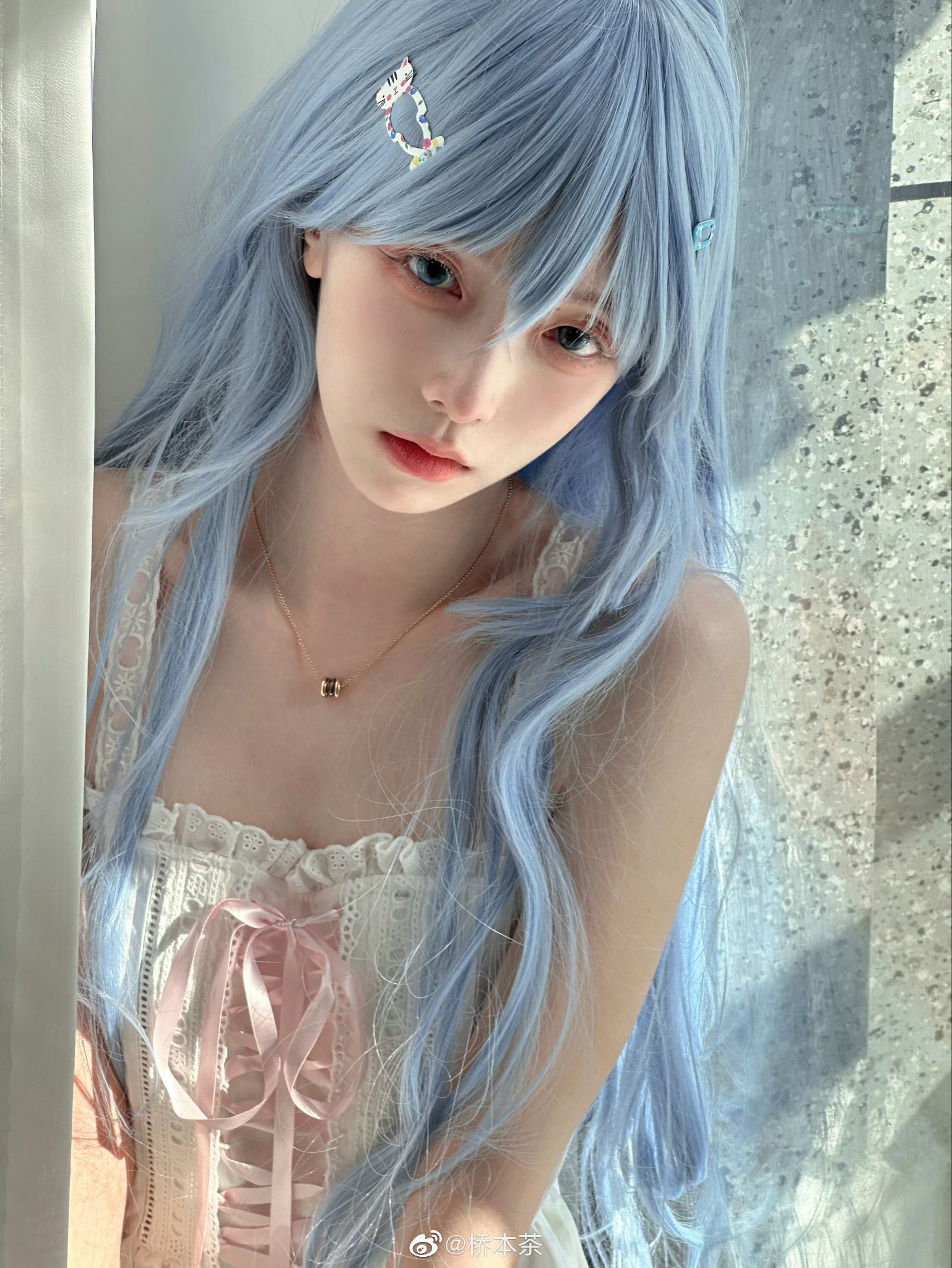 蓝发仙女掉进人间了