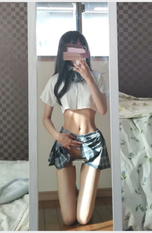 这腰细得能塞进硬币