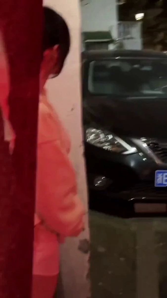 偷看美女失败现场