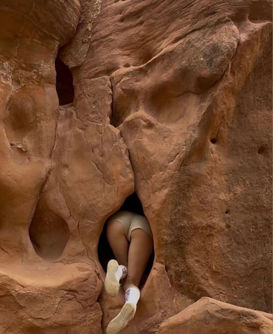 这洞钻得也太没尊严了