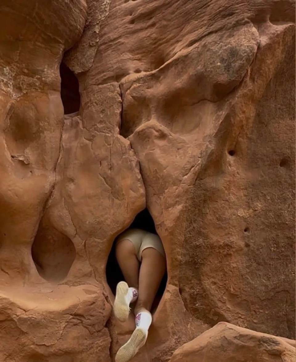 这洞钻得也太没尊严了