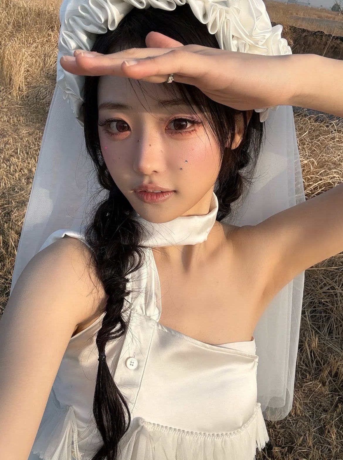 这新娘看起来不太聪明的样子
