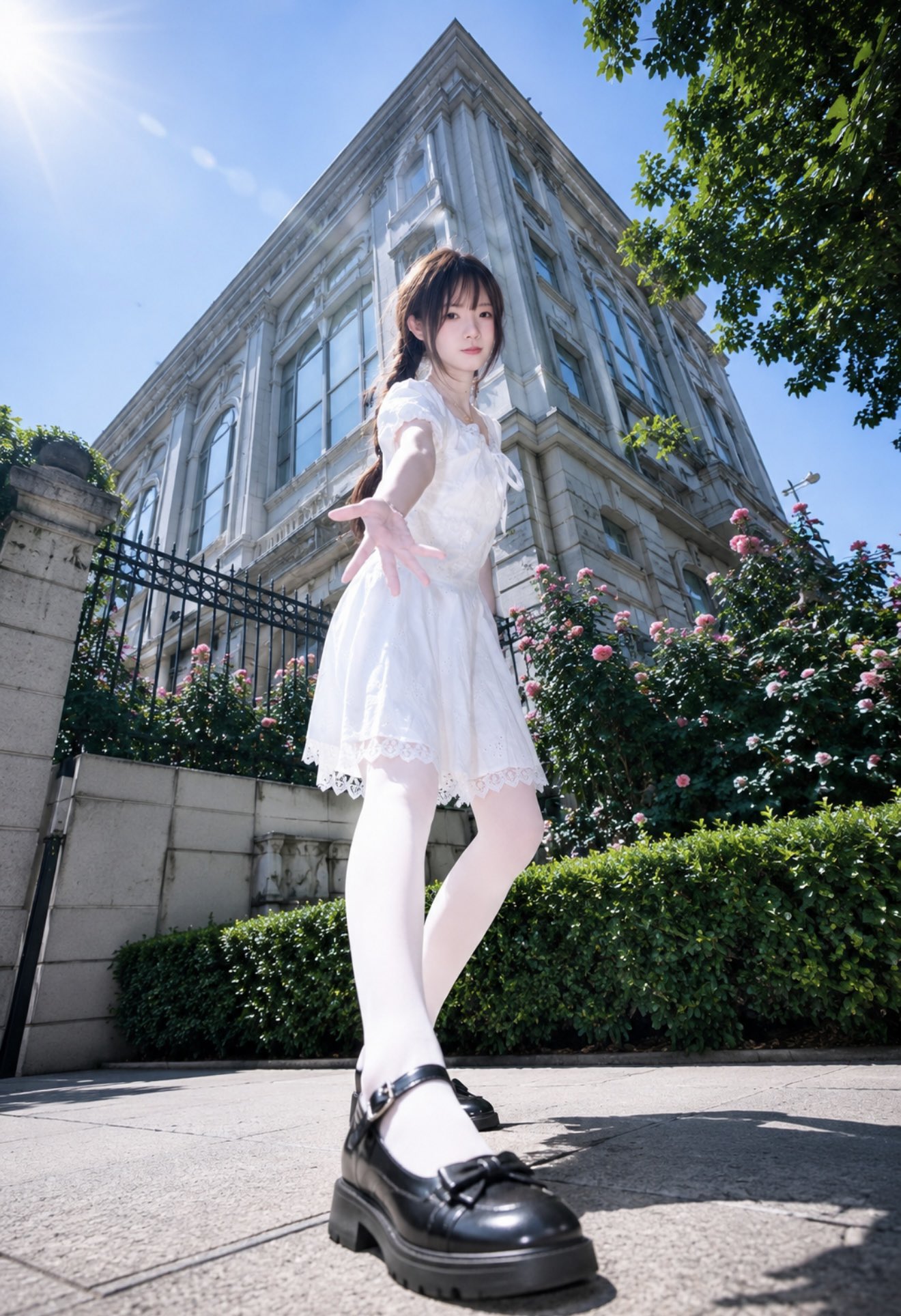 美少女蹲着比耶也太可爱了