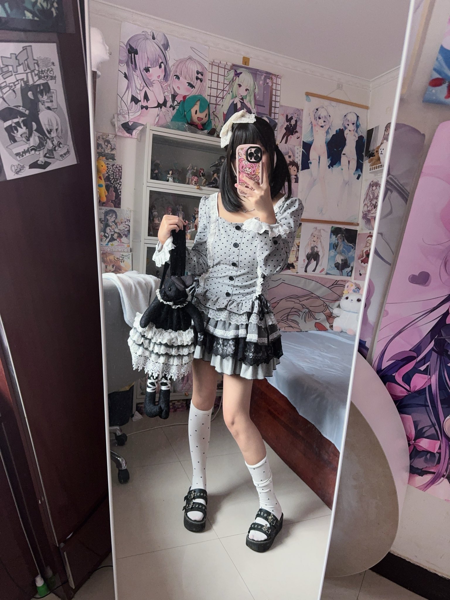 二次元少女入侵现实世界