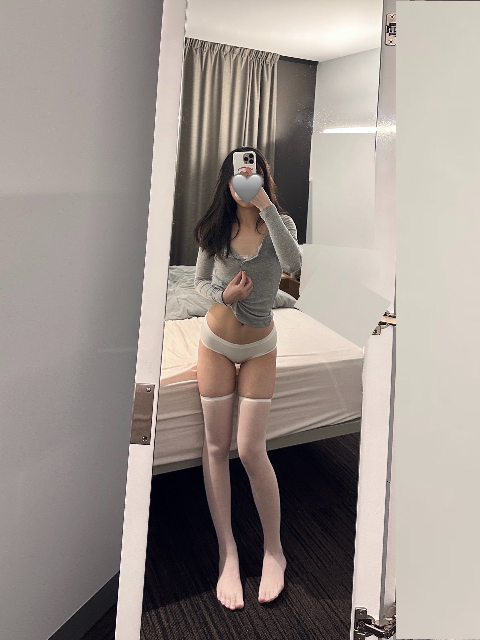 照镜子也想秀身材