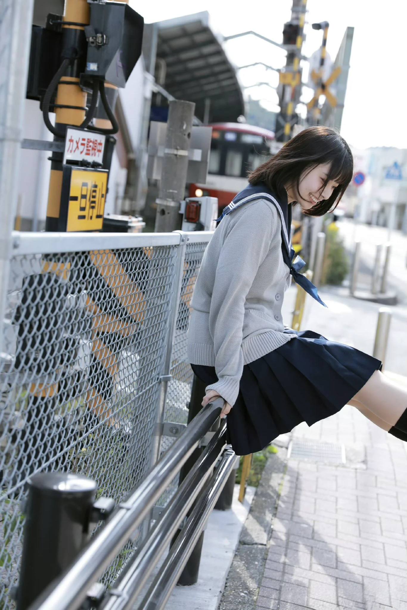 校服女孩在线表演高难度坐姿