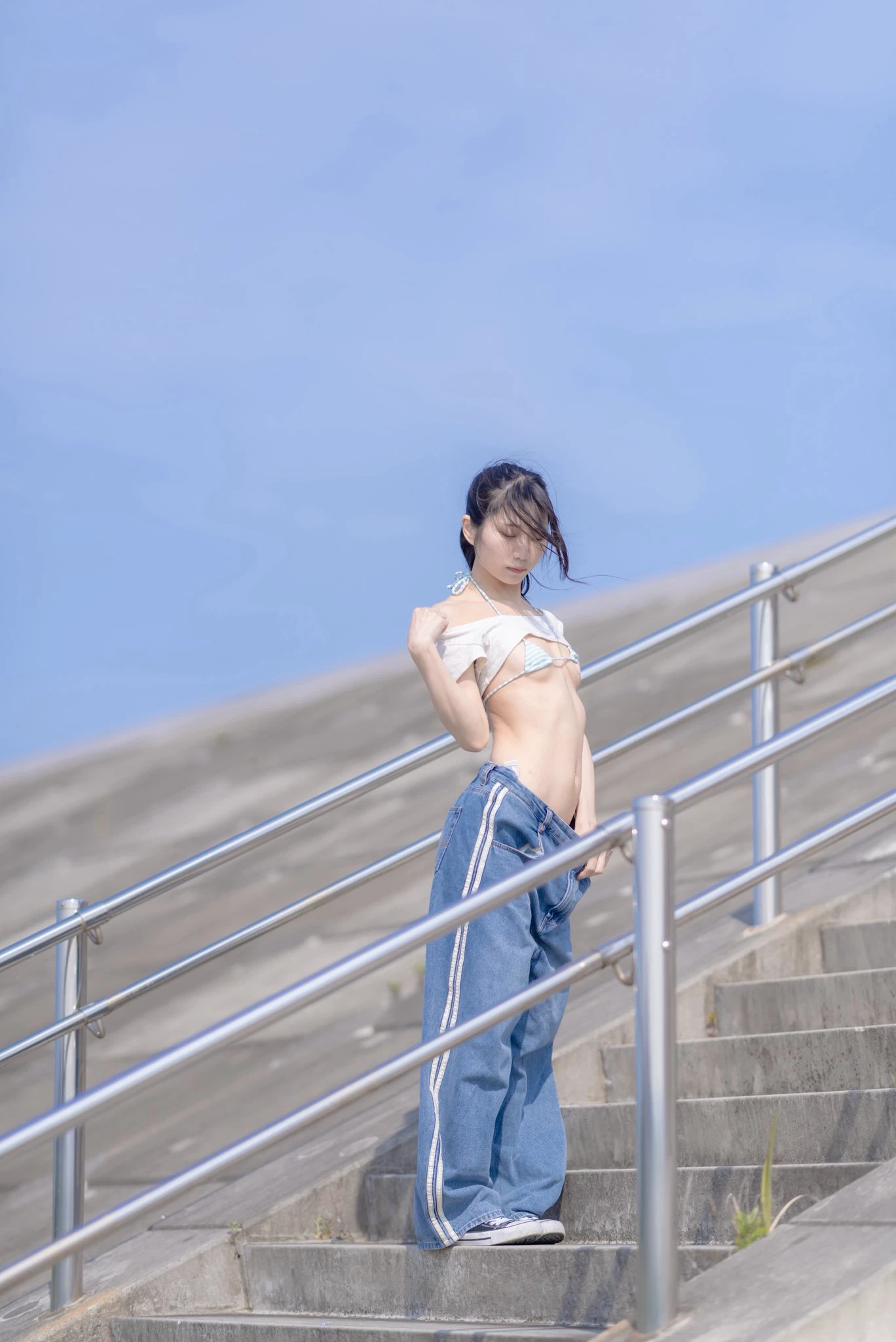 这裙子缩水严重了吧