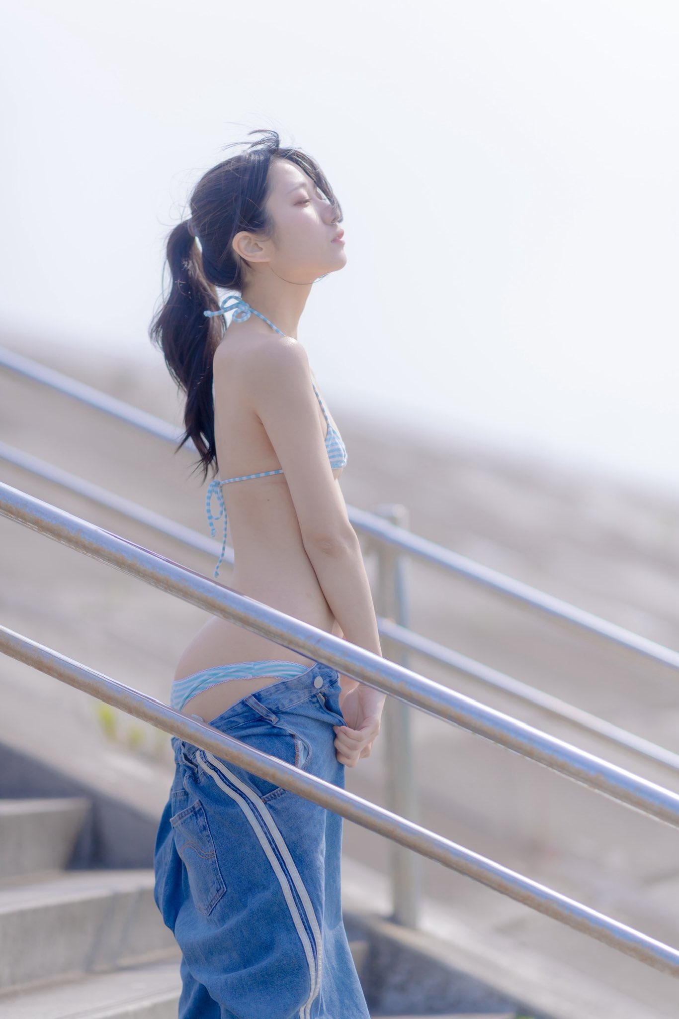 这裙子缩水严重了吧