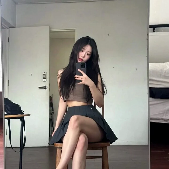 镜子里的人比本人美多了