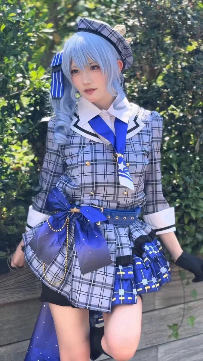 这蓝发美少女也太二次元了