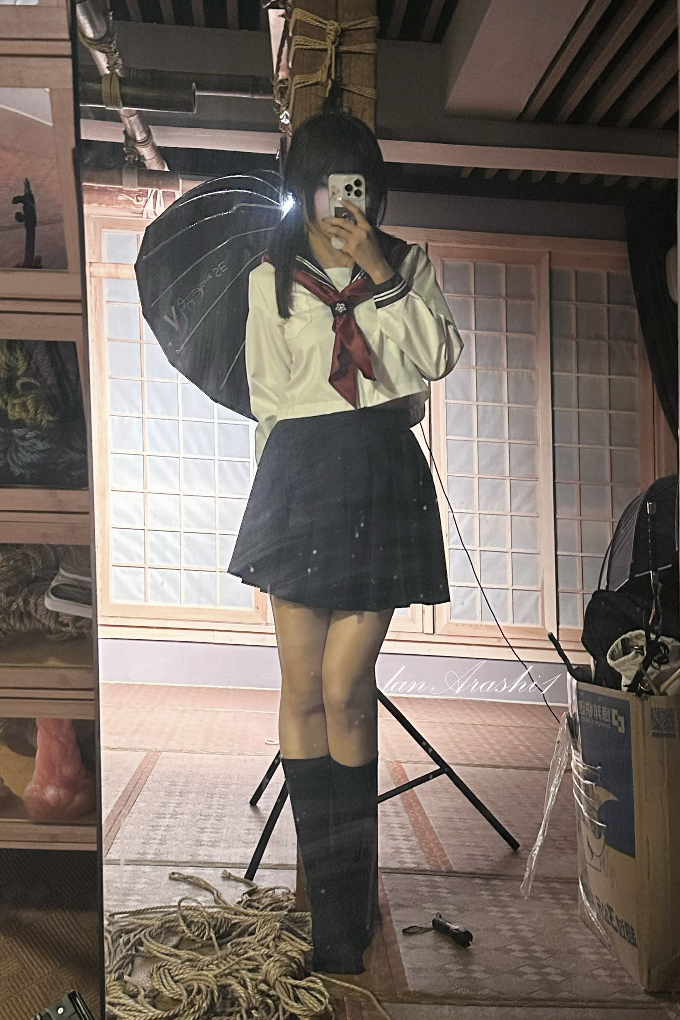 这腿长得有点离谱了