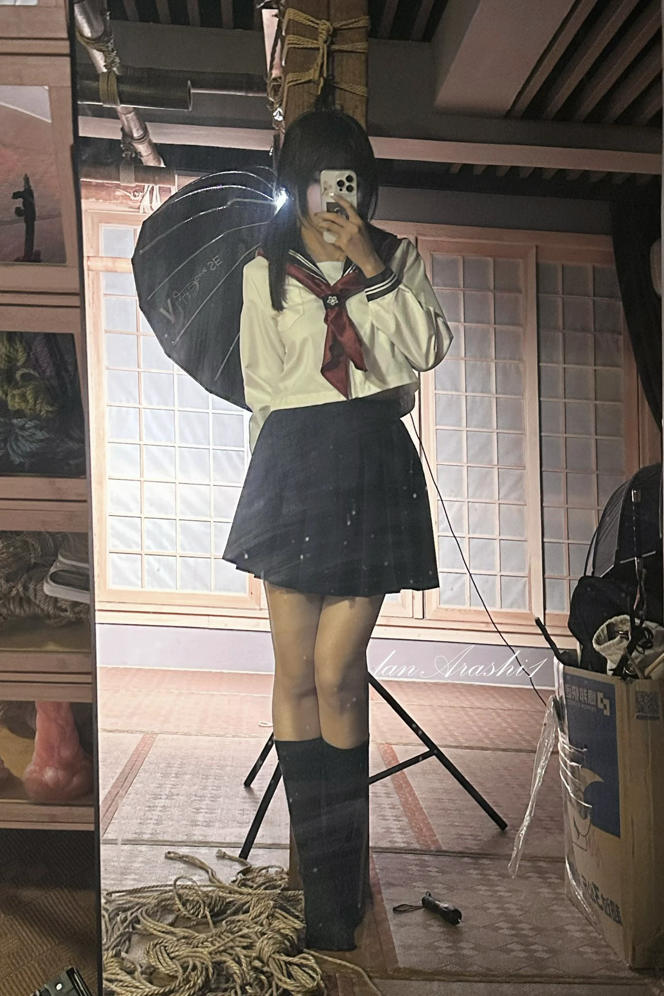 这腿长得有点离谱了