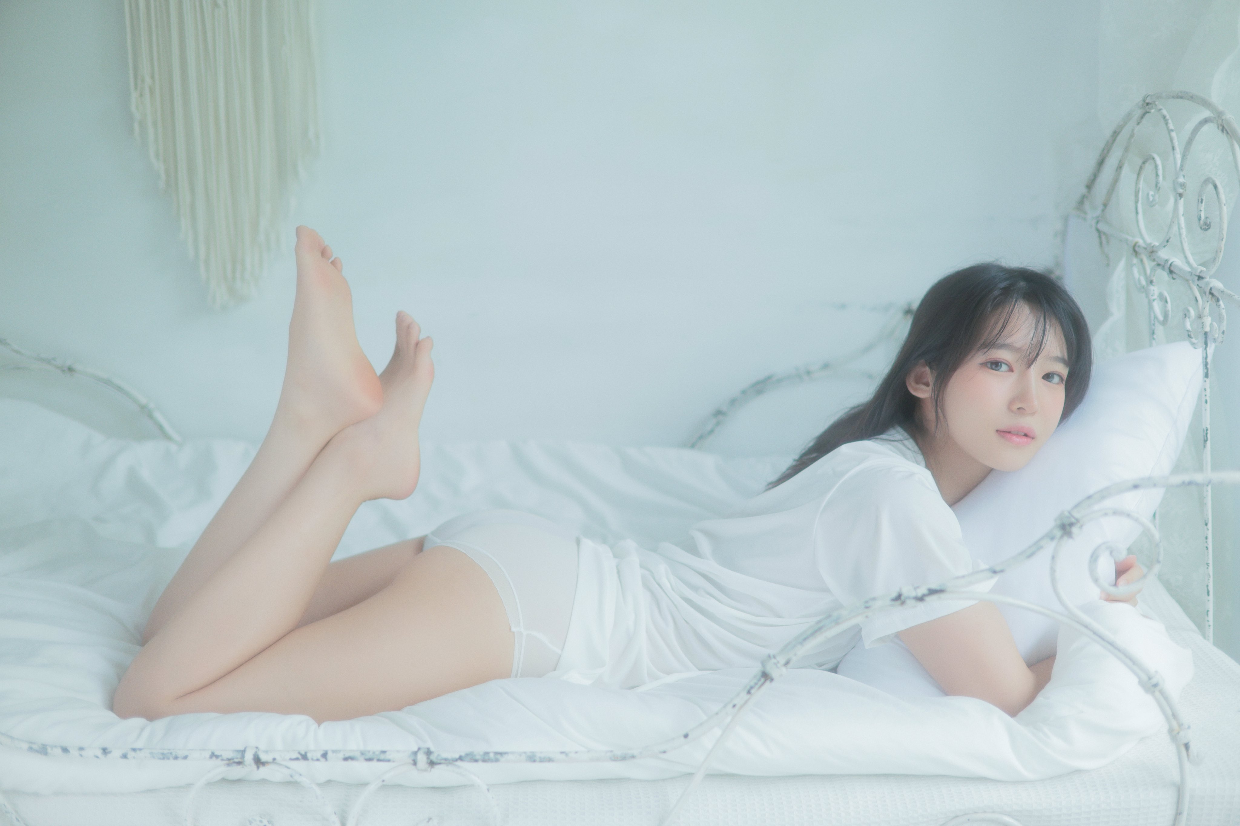 白衬衫没穿好