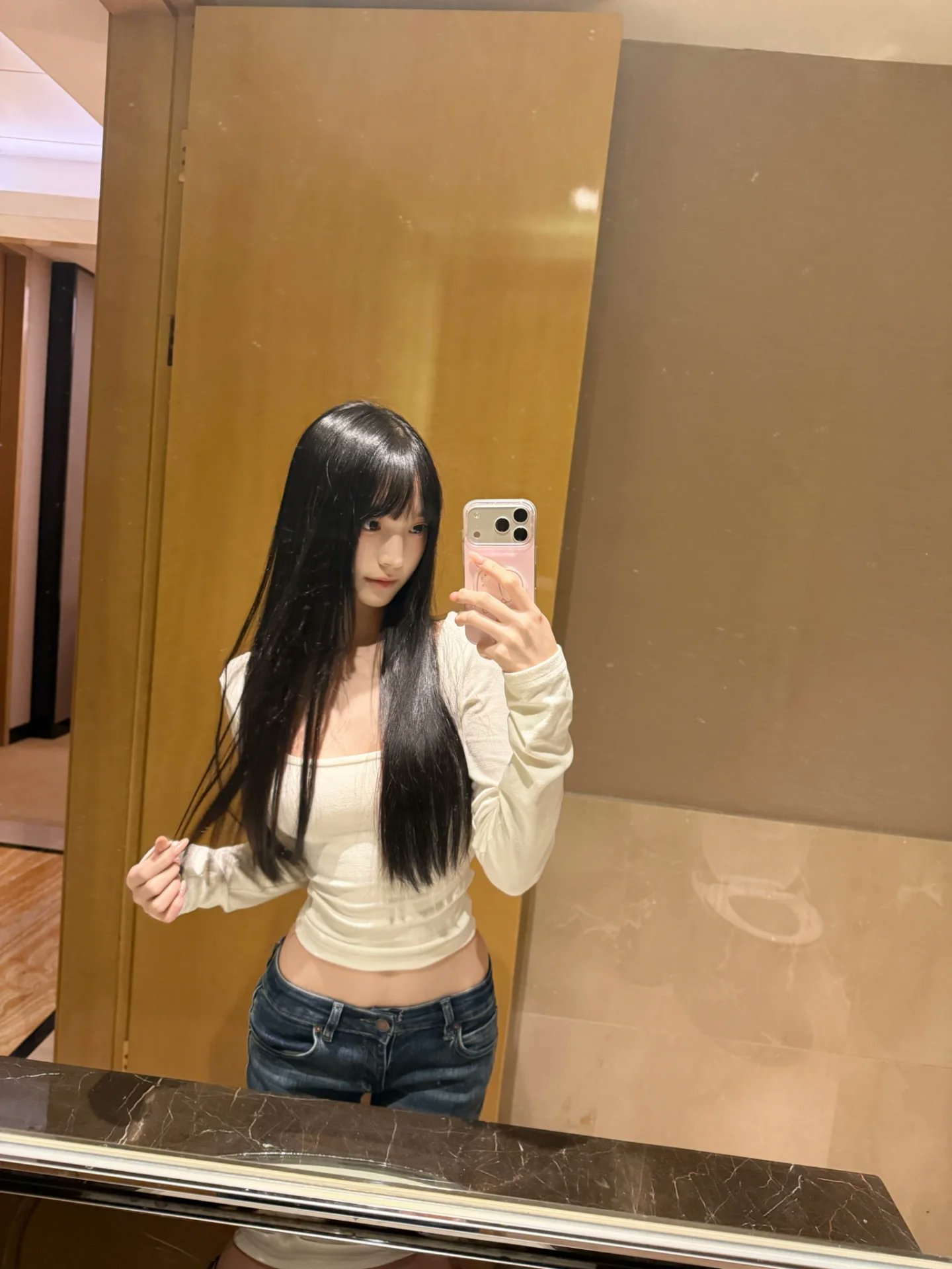书没看进去全在看美女
