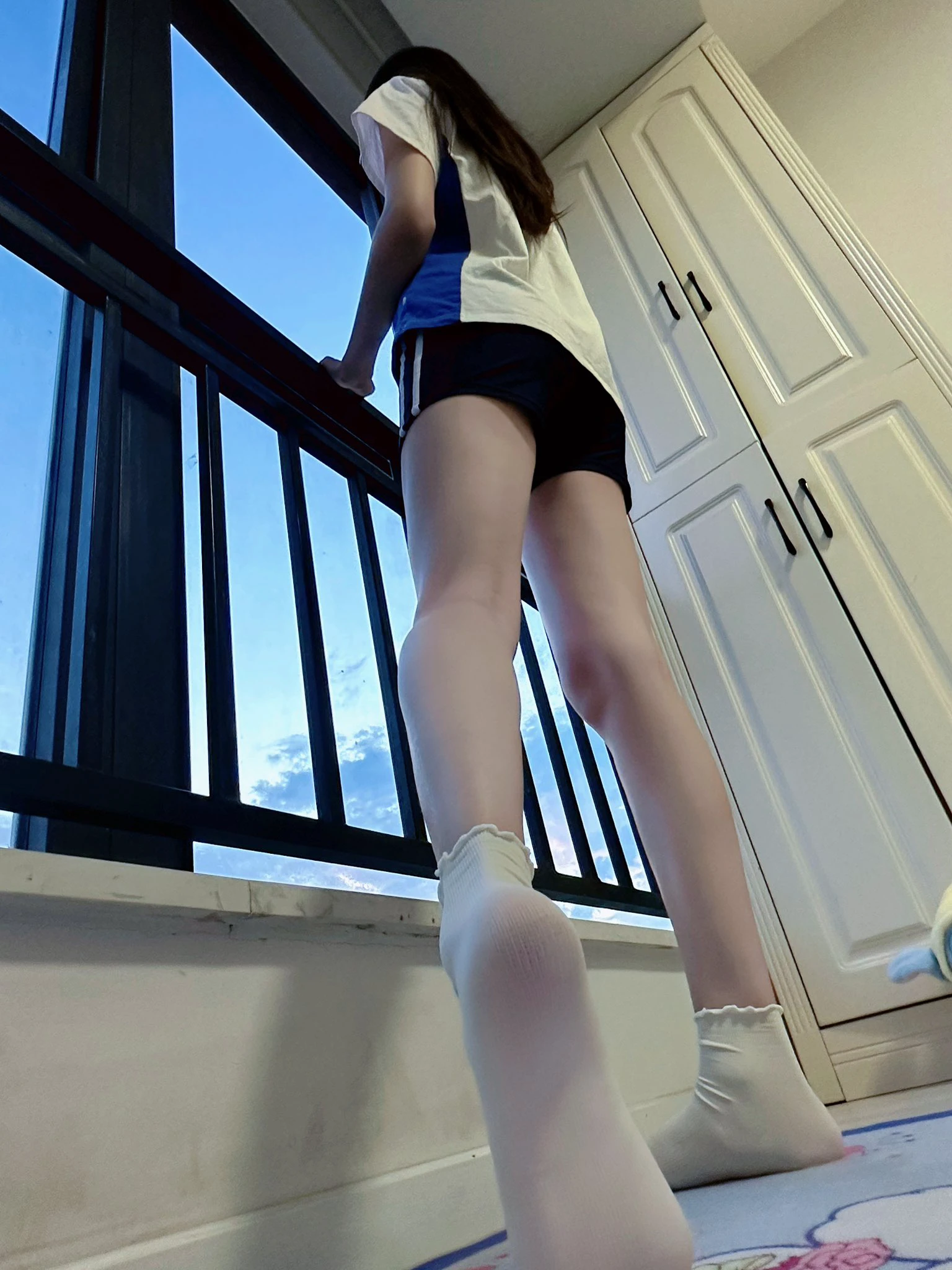 腿长到天际线去了