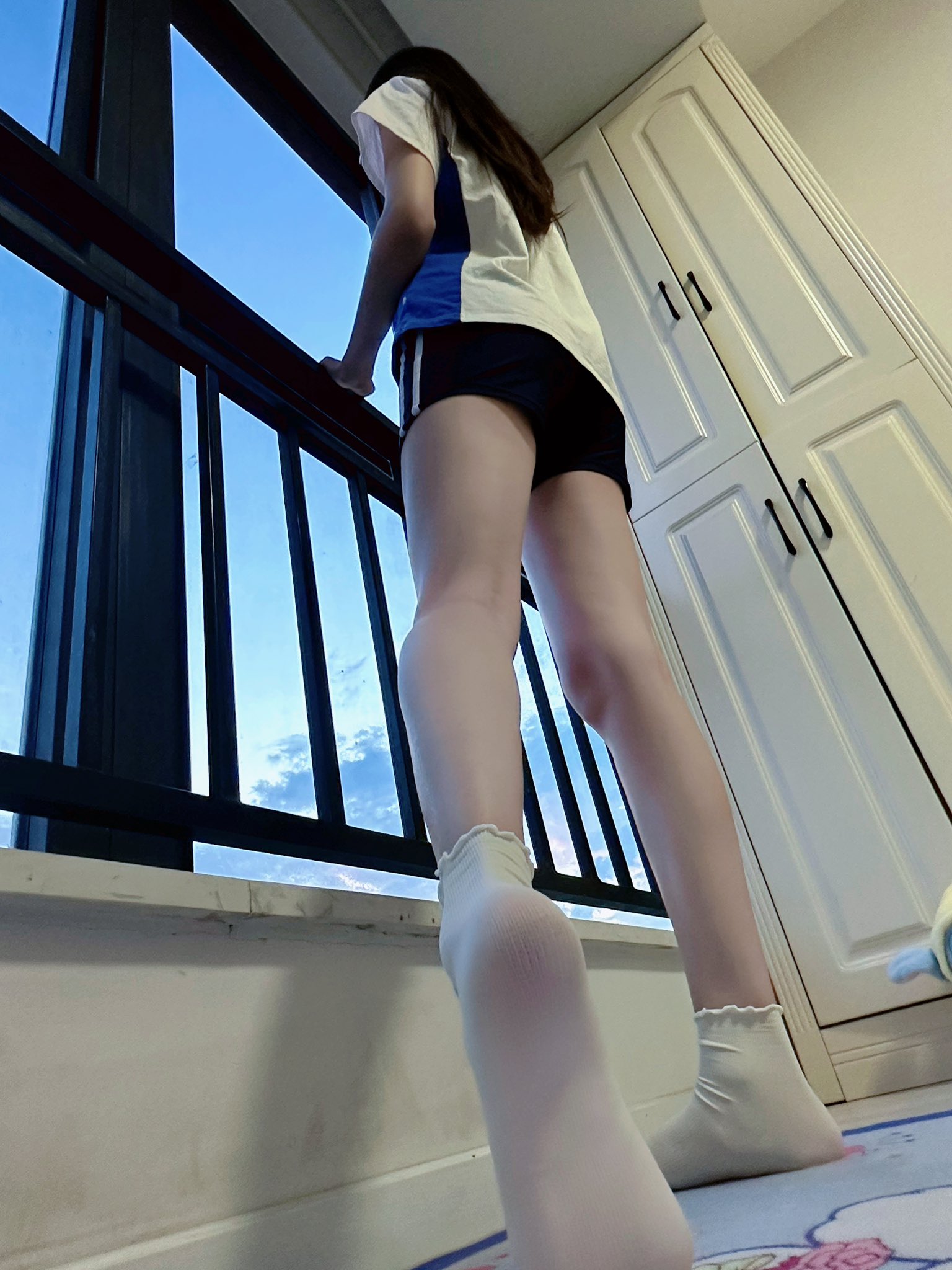 腿长到天际线去了