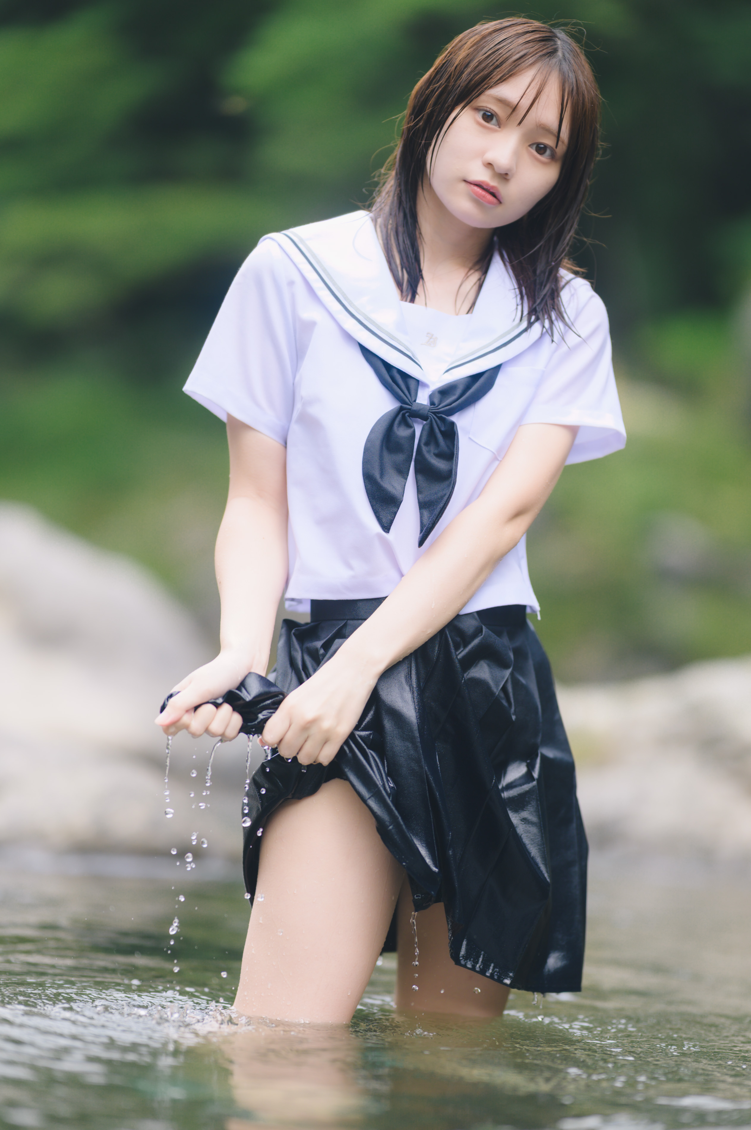 校服湿透后我决定先回家