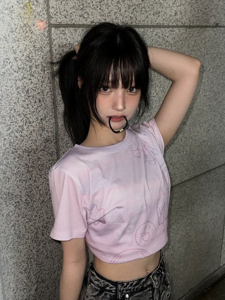 穿黑T想变快乐很难吗