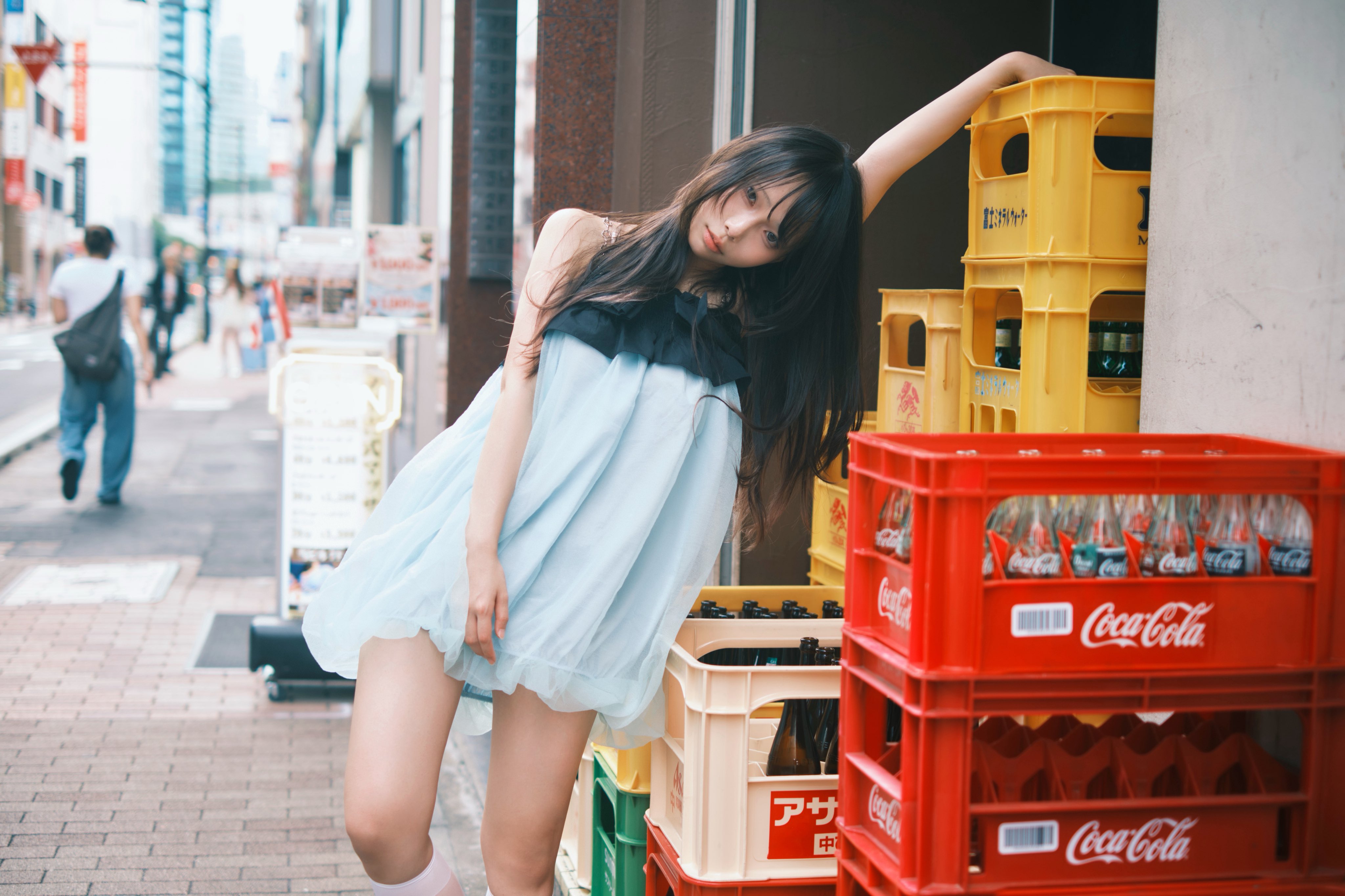 下楼梯请扶好栏杆