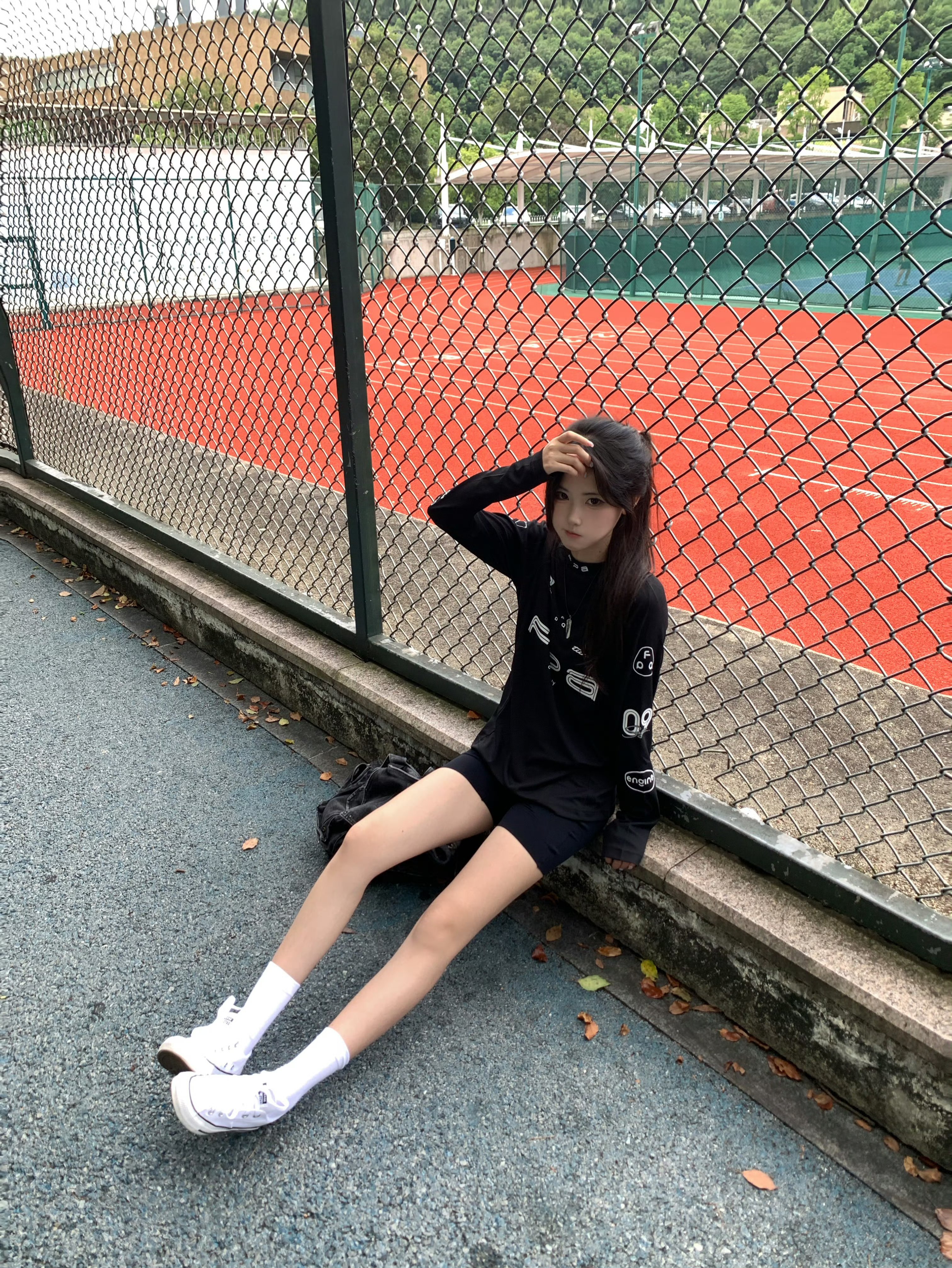 球场没开门我先躺平了