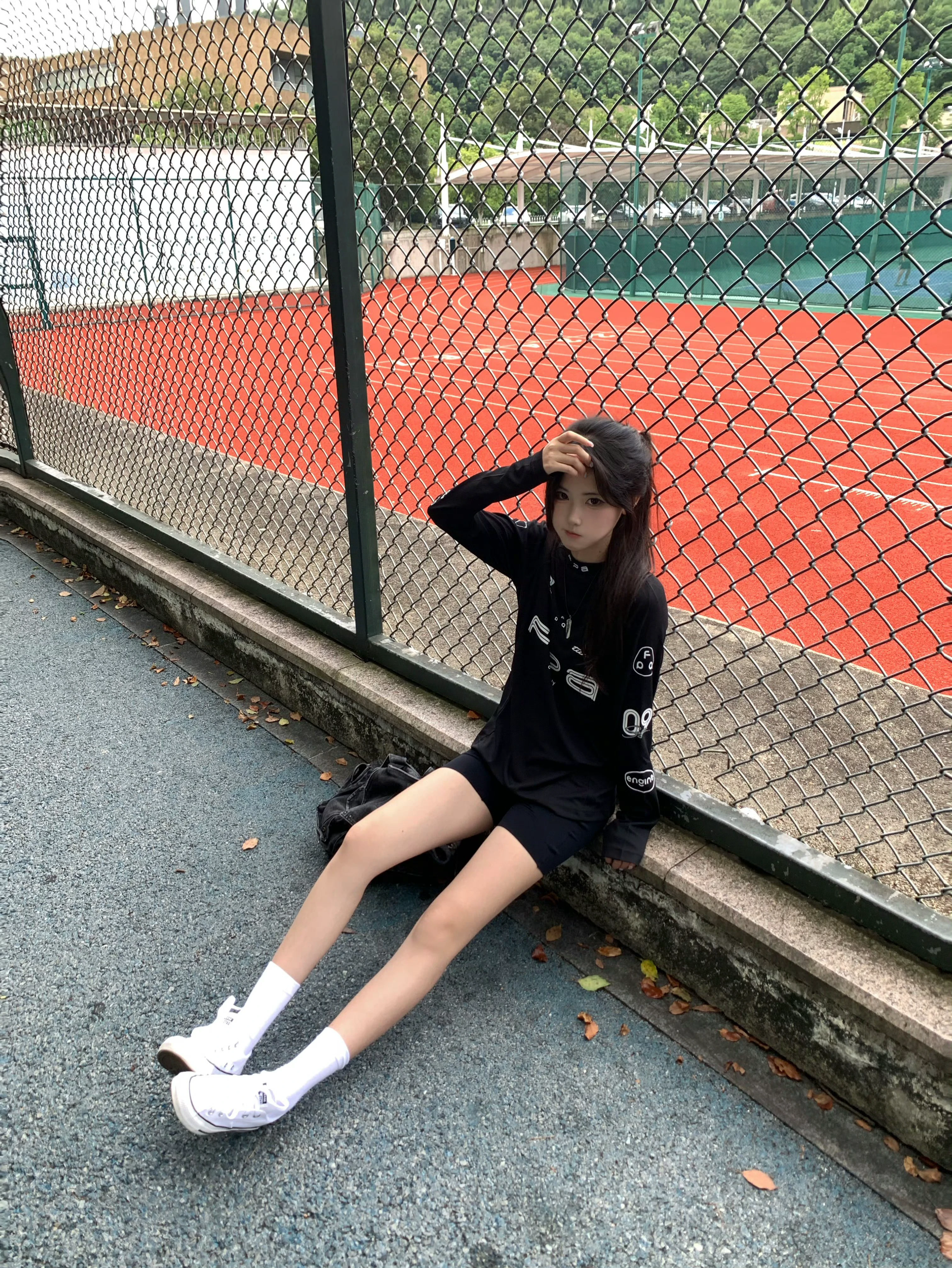 球场没开门我先躺平了