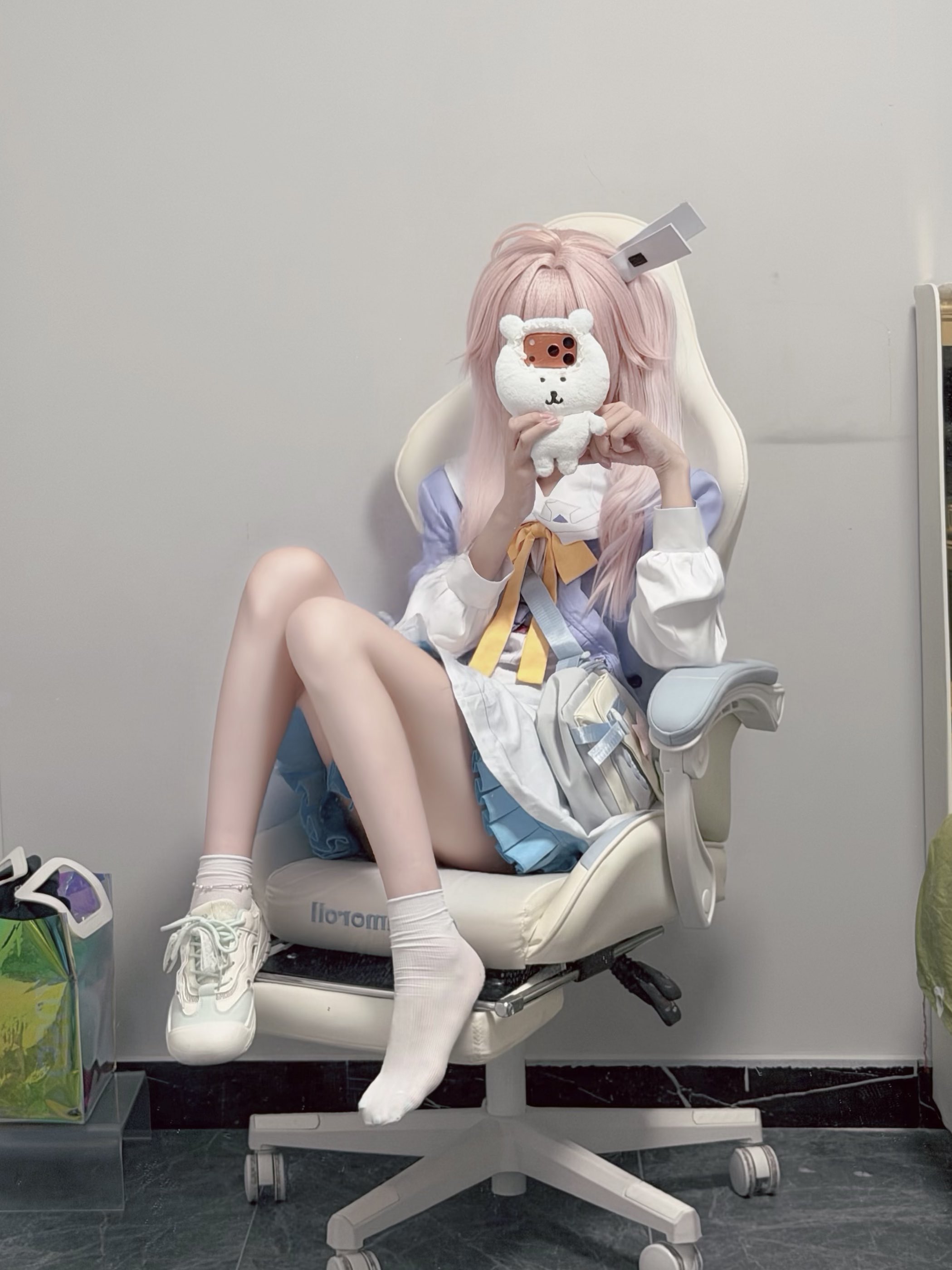 粉发少女在线营业中