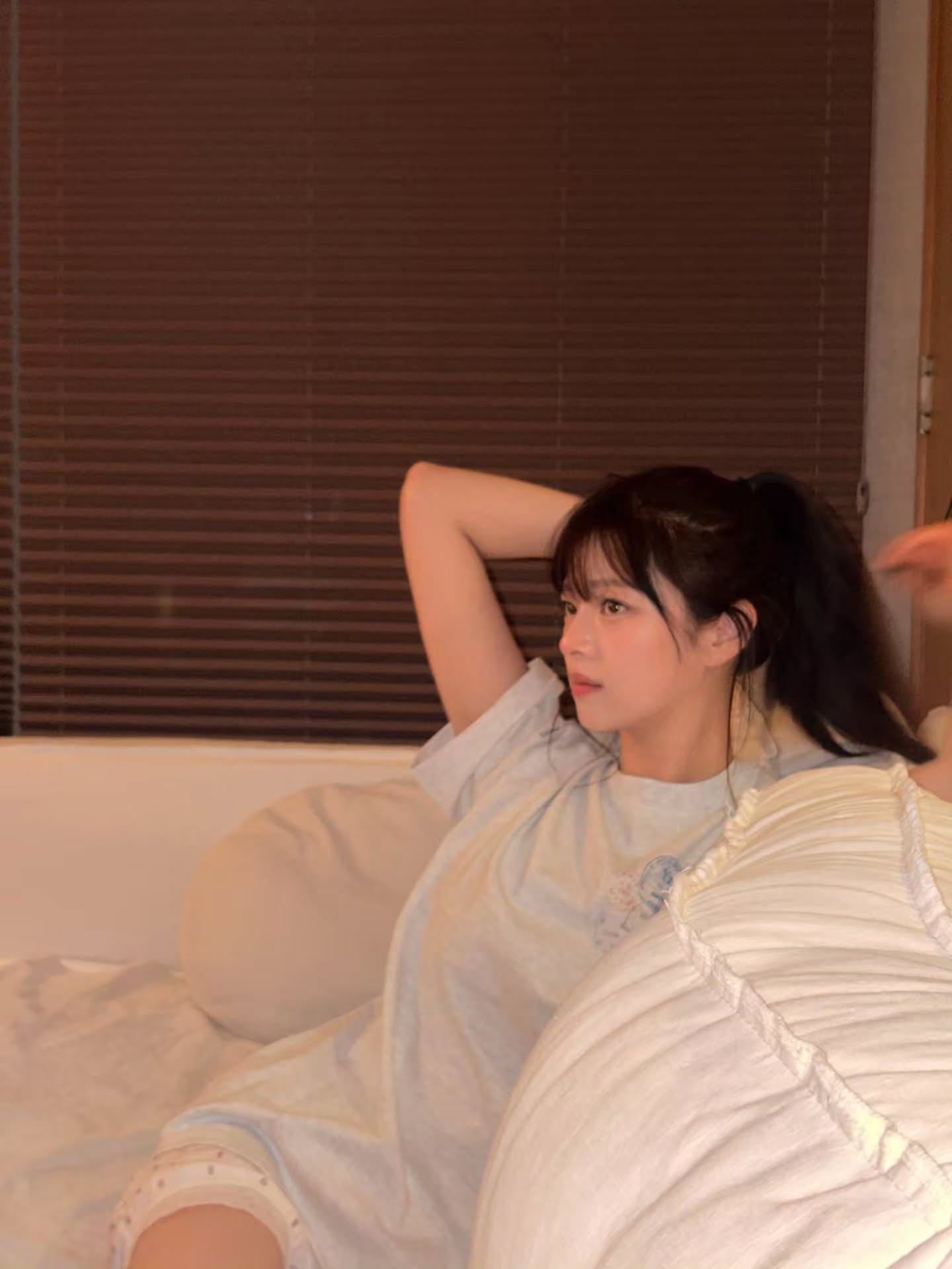 美少女陷入沉思中