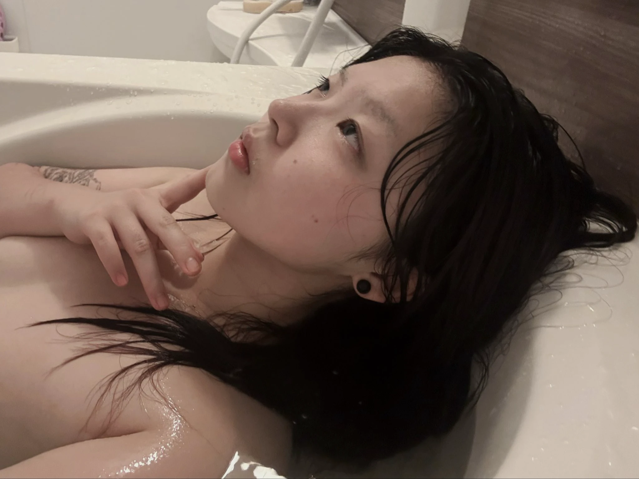 在浴缸里思考人生