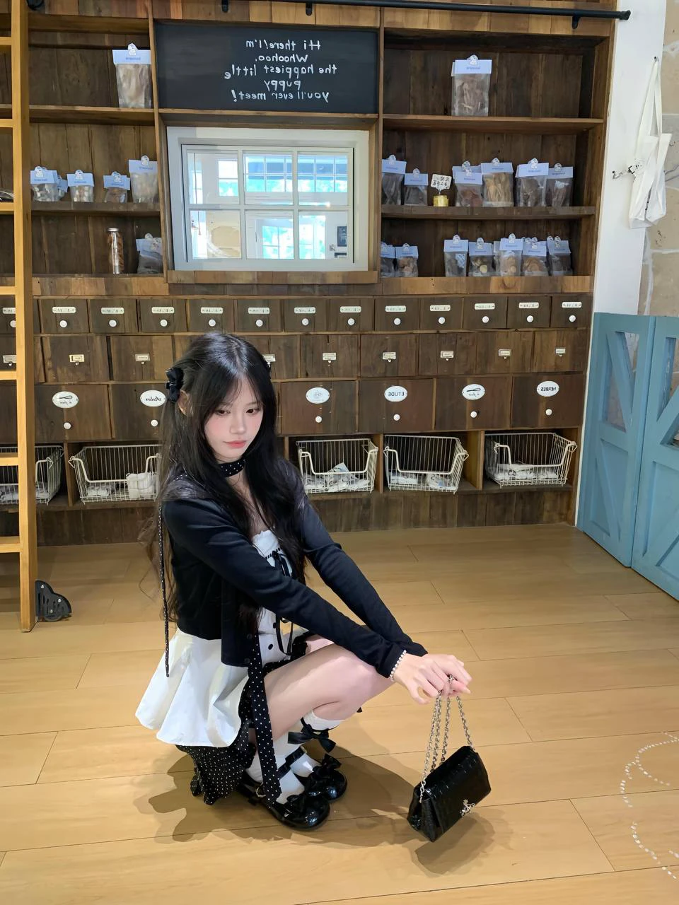 营业中请勿打扰美少女