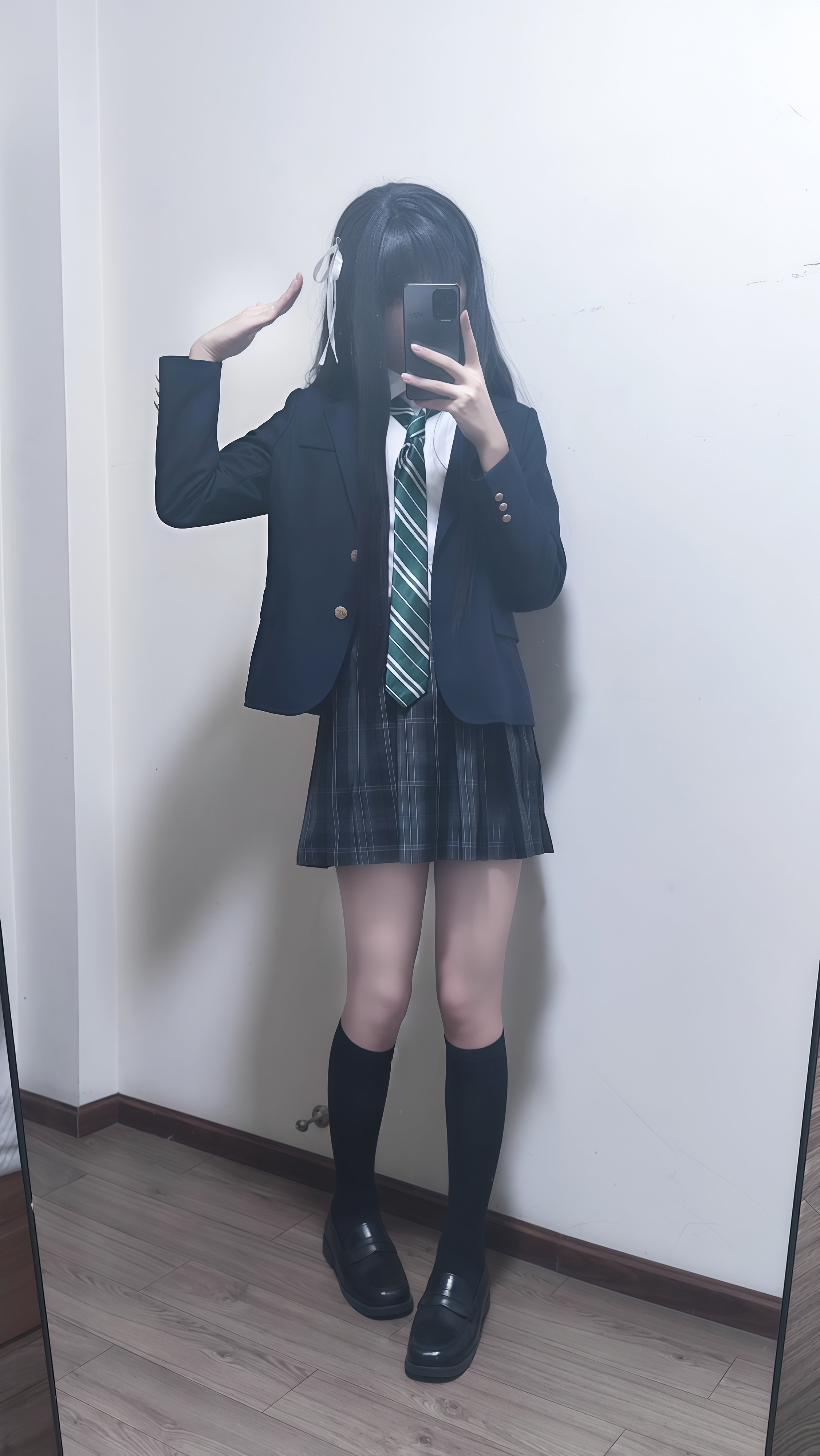 这校服穿出了保镖既视感