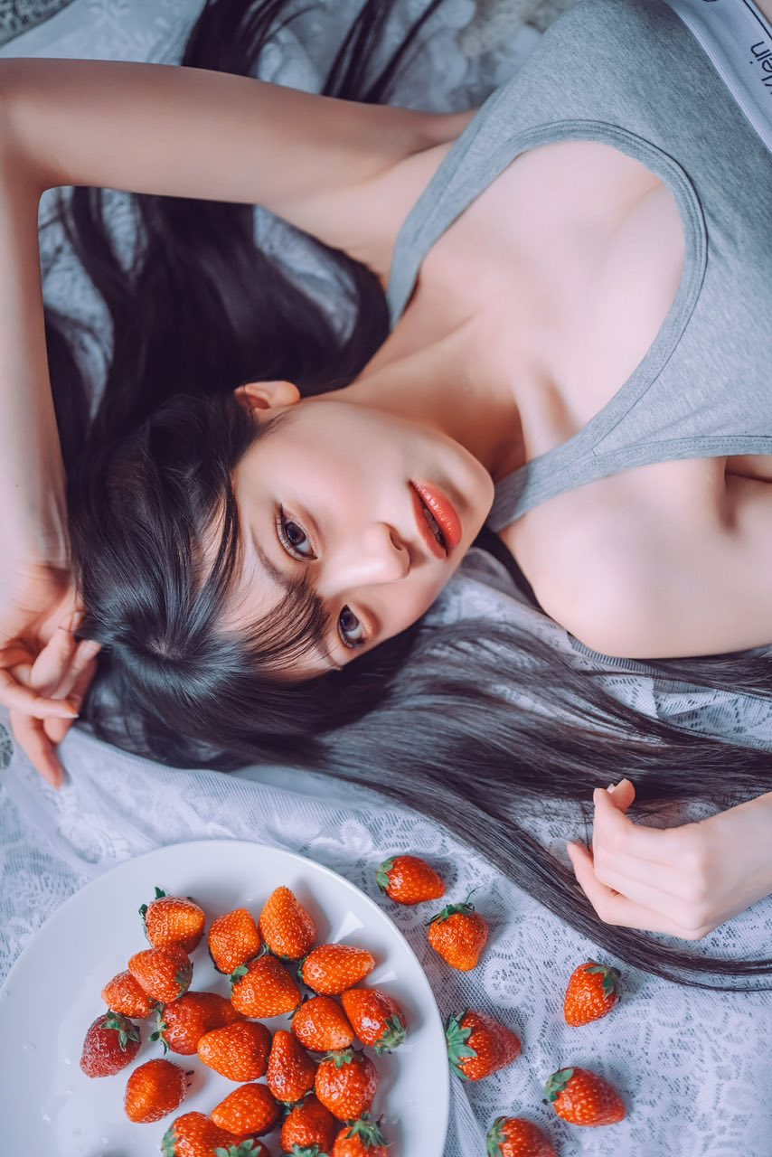 草莓还没熟人先红了脸