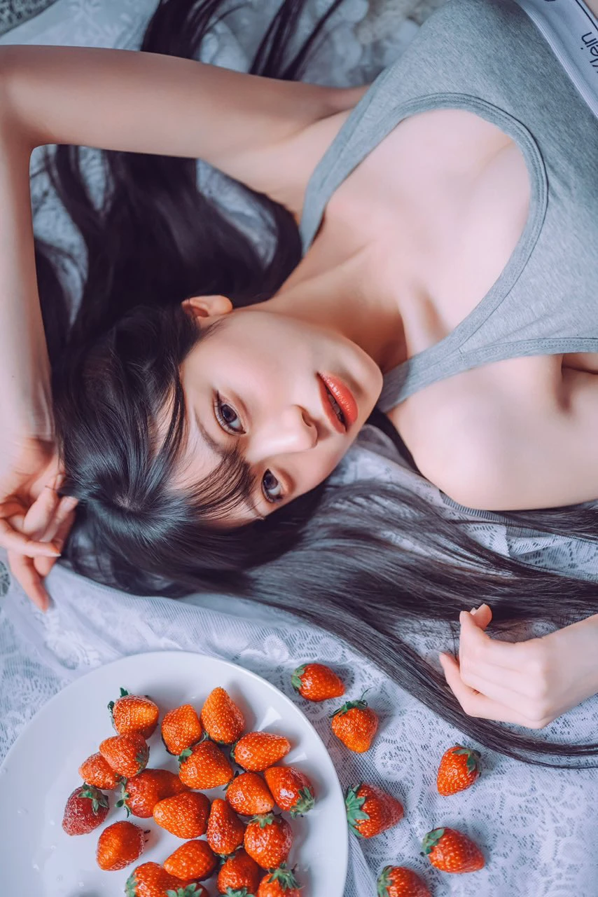 草莓还没熟人先红了脸
