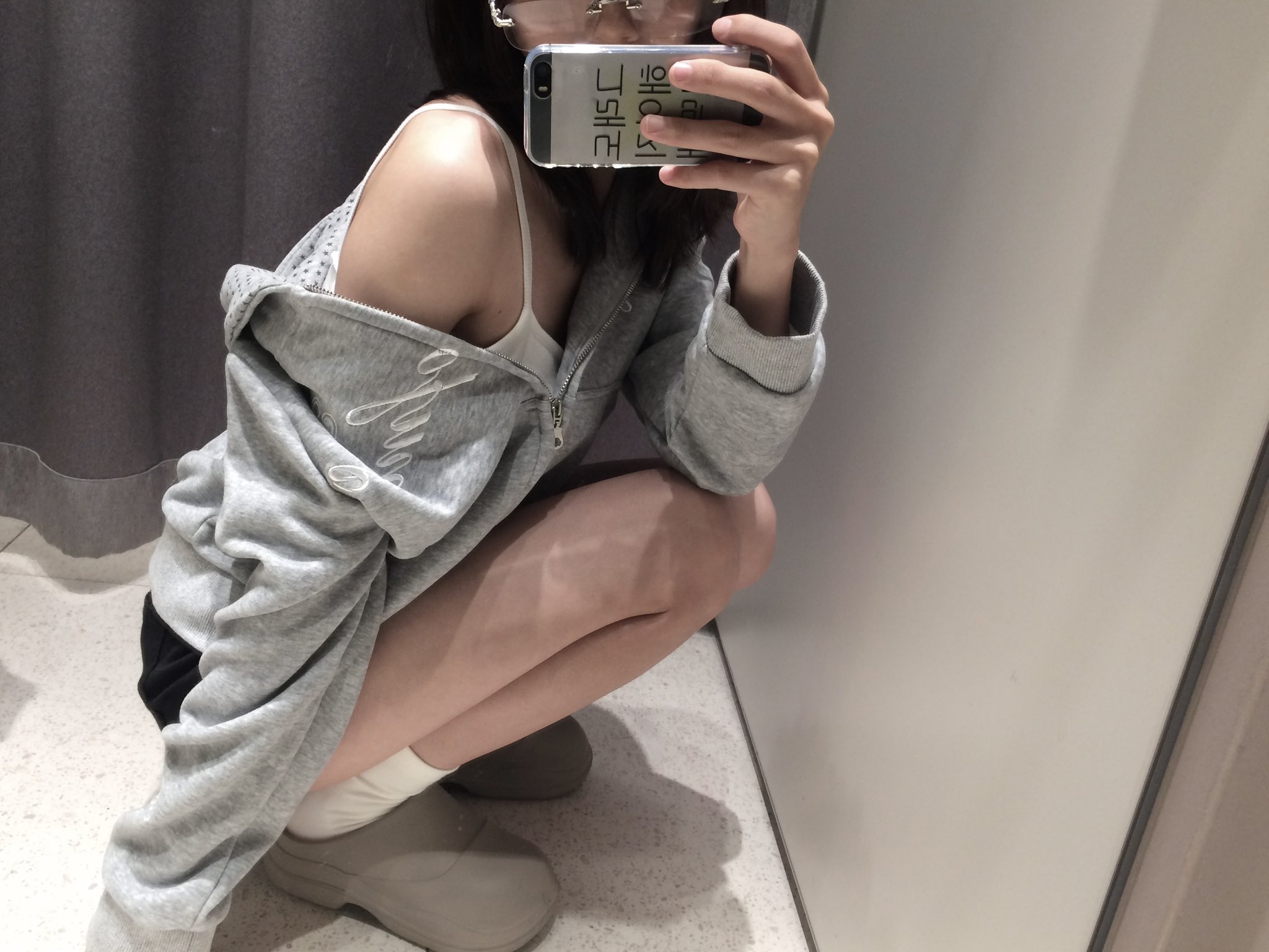 自拍时肩膀有点不听使唤