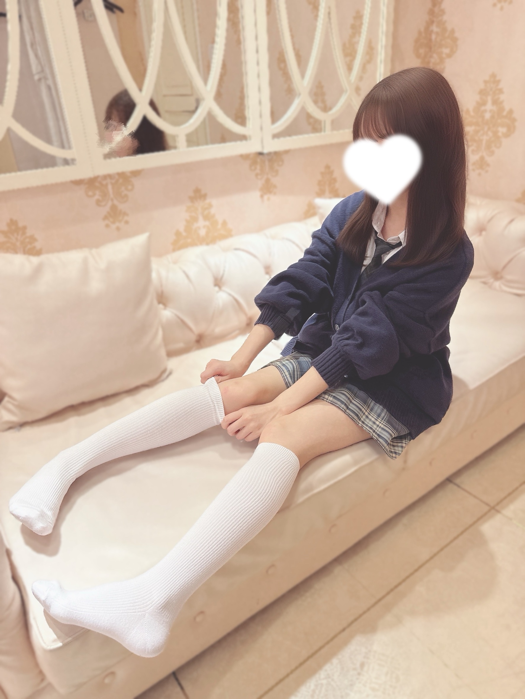 腿长到沙发尽头了